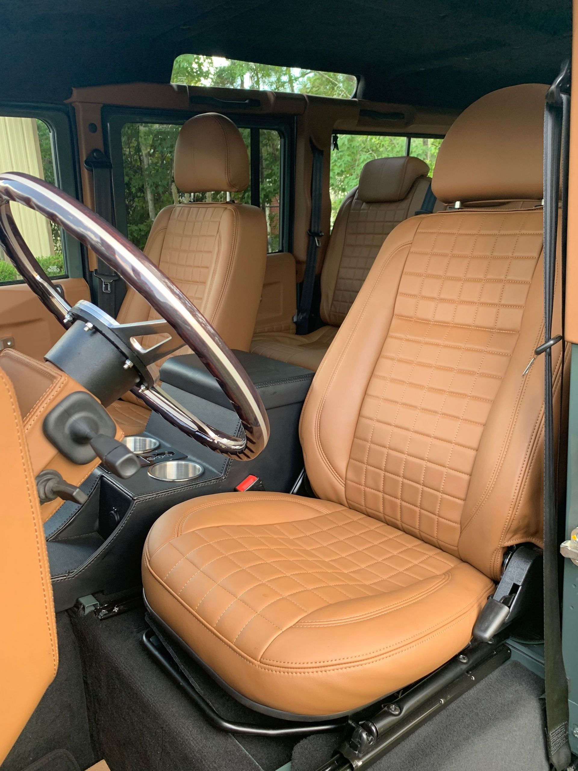 Osprey Unveils Classic Land Rover Defender With A 6.2-Liter V8