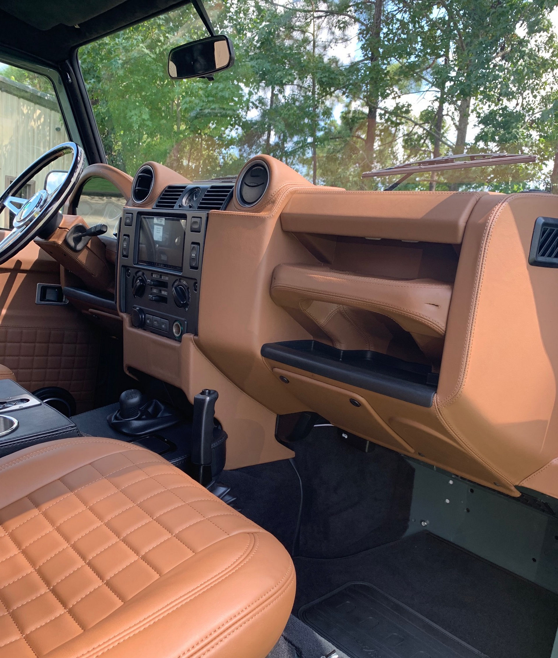 Osprey Unveils Classic Land Rover Defender With A 6.2-Liter V8