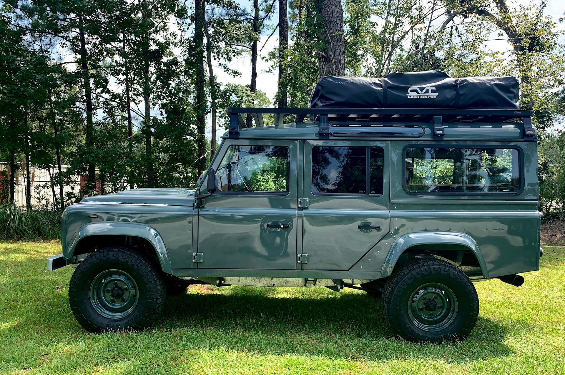 Osprey Unveils Classic Land Rover Defender With A 6.2-Liter V8