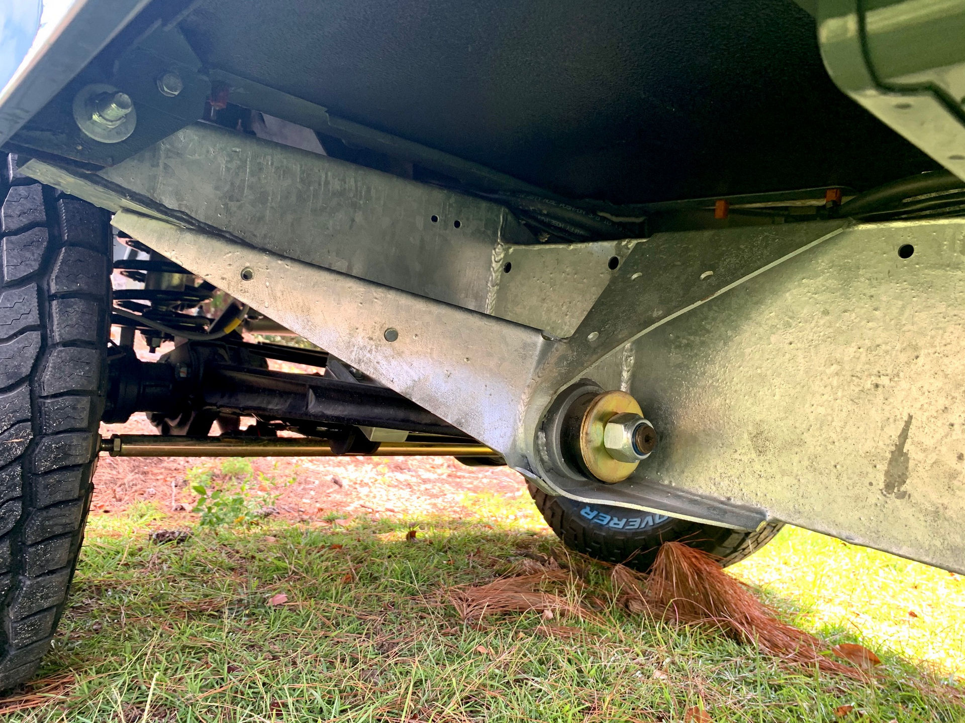 Osprey Unveils Classic Land Rover Defender With A 6.2-Liter V8