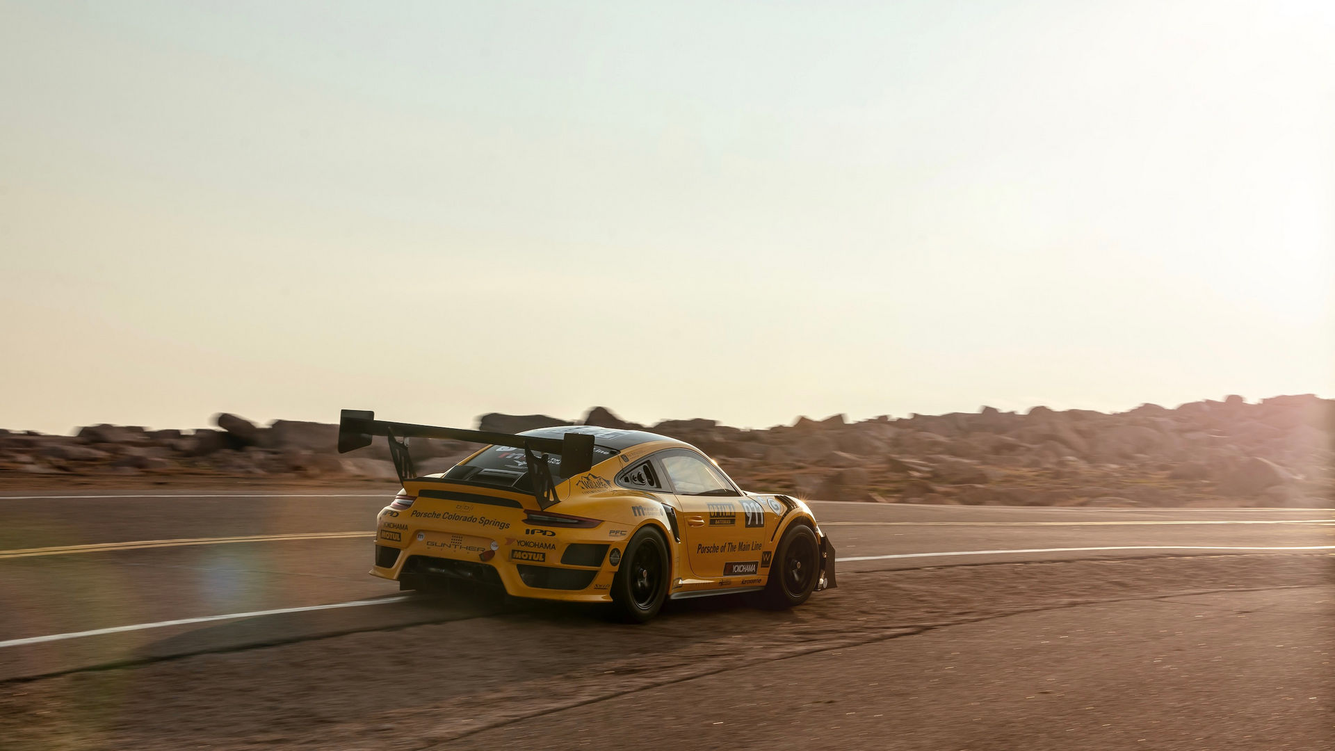 Watch The Rad Porsche 935 Tackle The Pikes Peak Hill International Climb