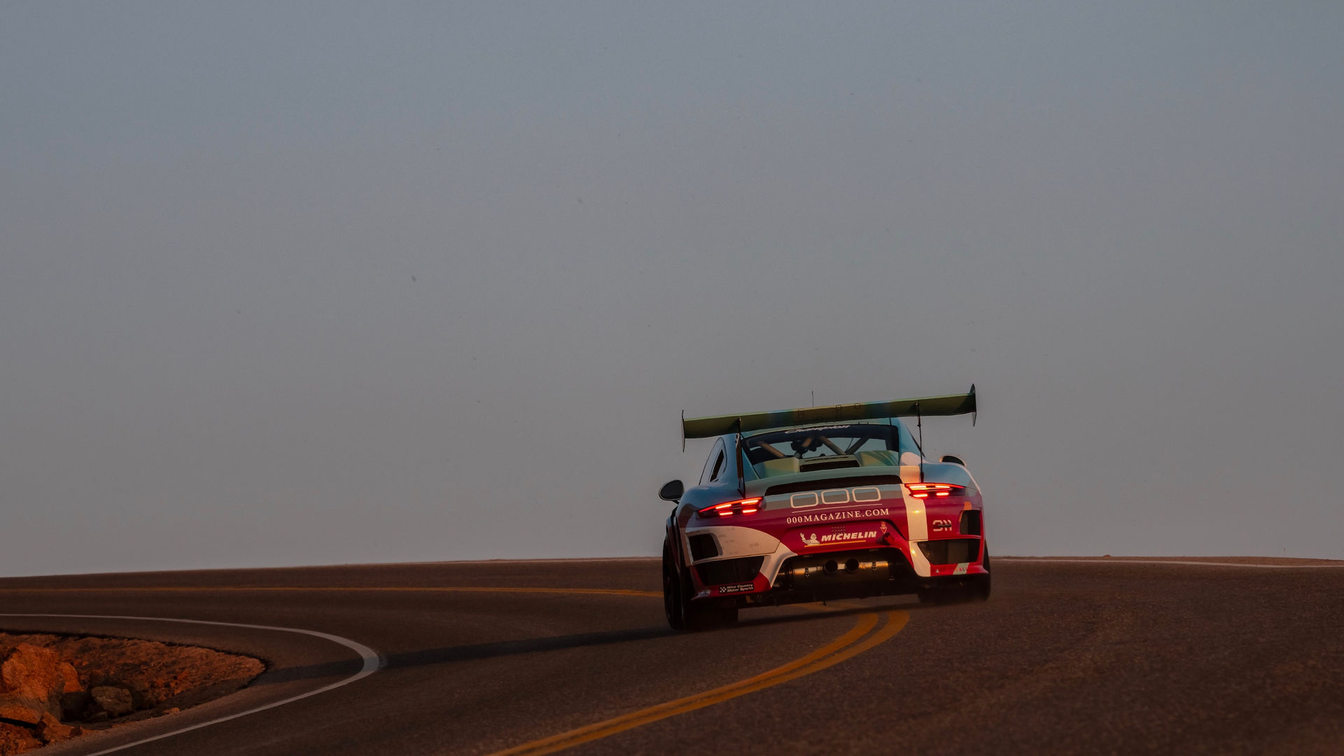 Watch The Rad Porsche 935 Tackle The Pikes Peak Hill International Climb