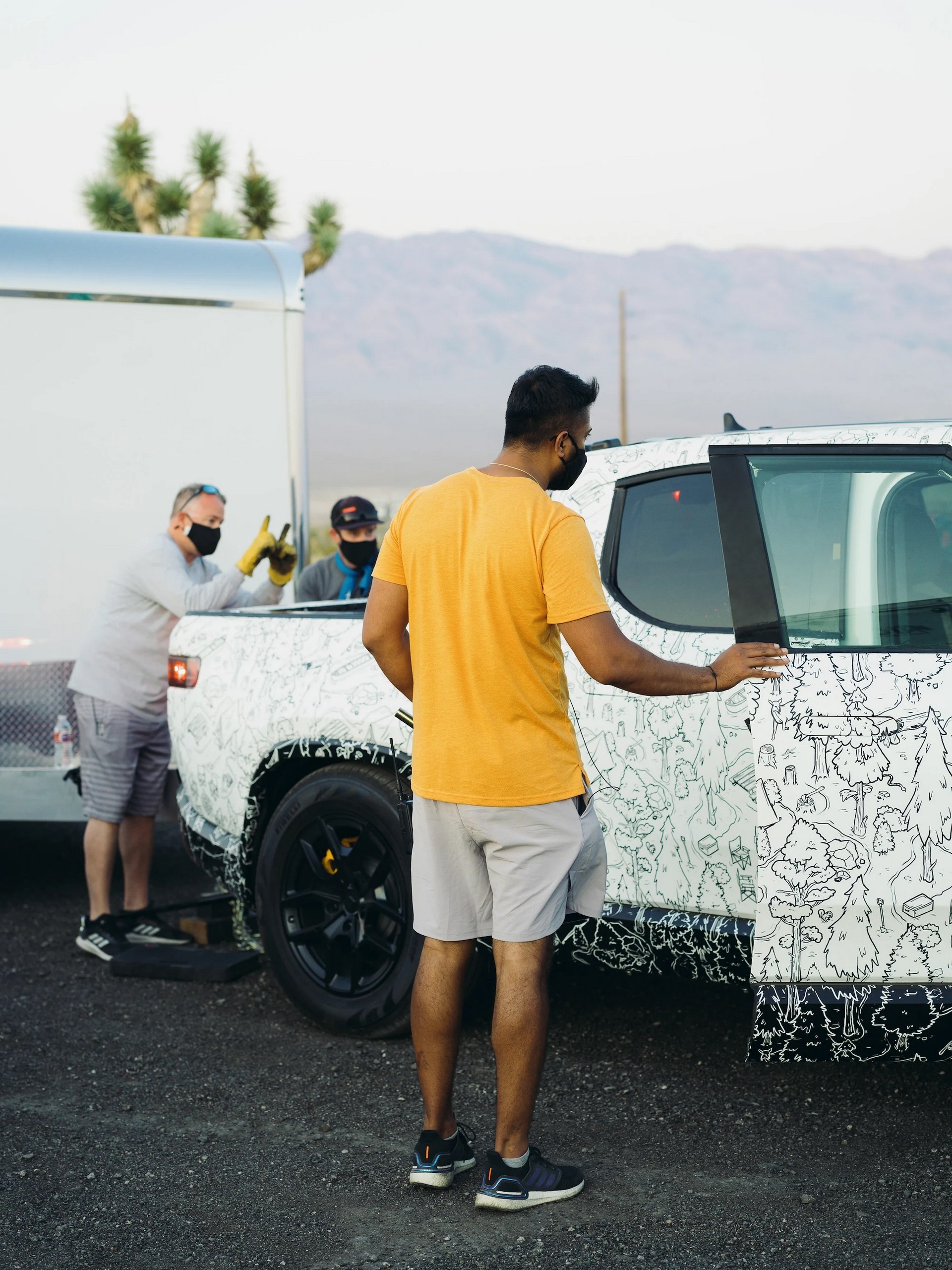 Rivian R1T Can Tow Up To 11,000 Lbs, But It Will Cut The Range In Half