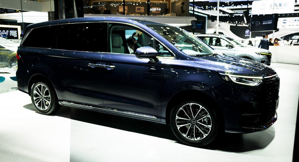 Roewe iMax 8 Shows Minivans Are Alive And Well In China