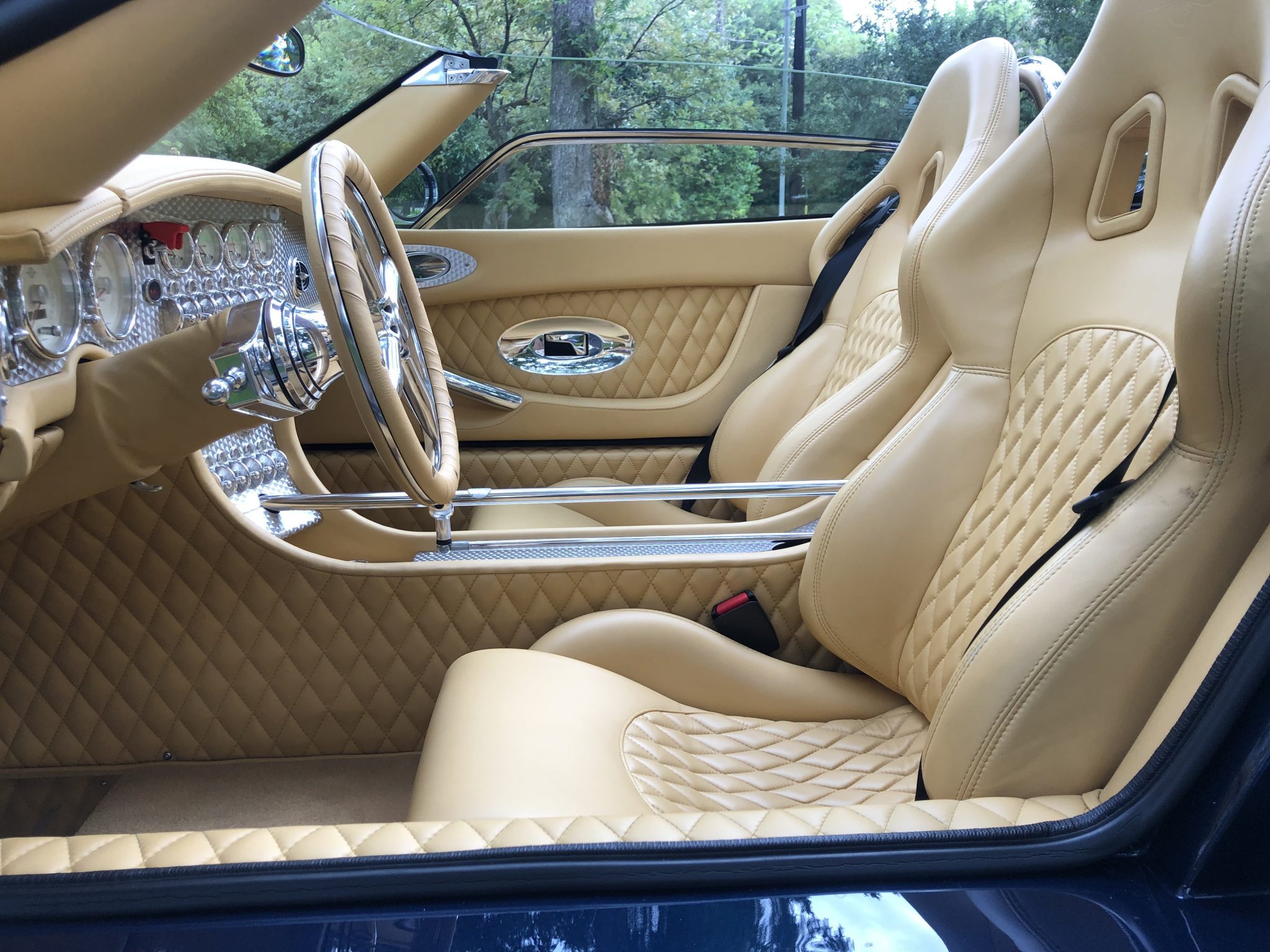 The 2006 Spyker C8 Spyder Is Still A Real Eye-Catcher