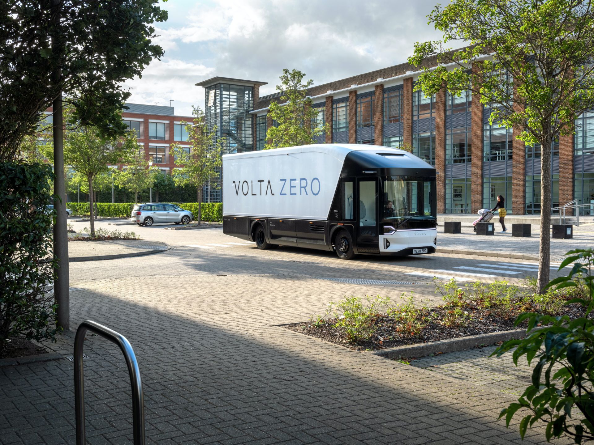 Volta Zero Is A 16-Tonne Electric Truck With A Central Driving Position