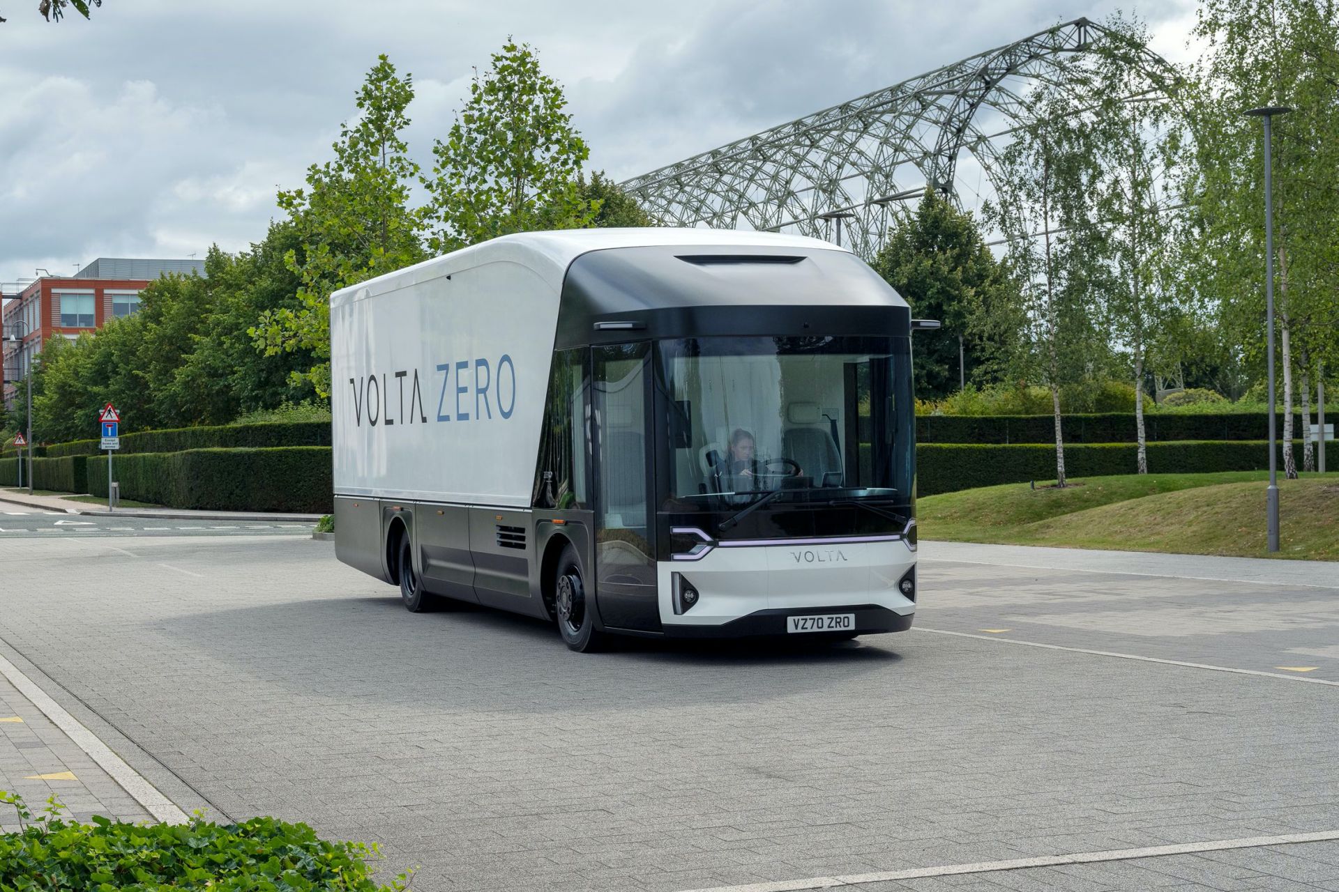 Volta Zero Is A 16-Tonne Electric Truck With A Central Driving Position