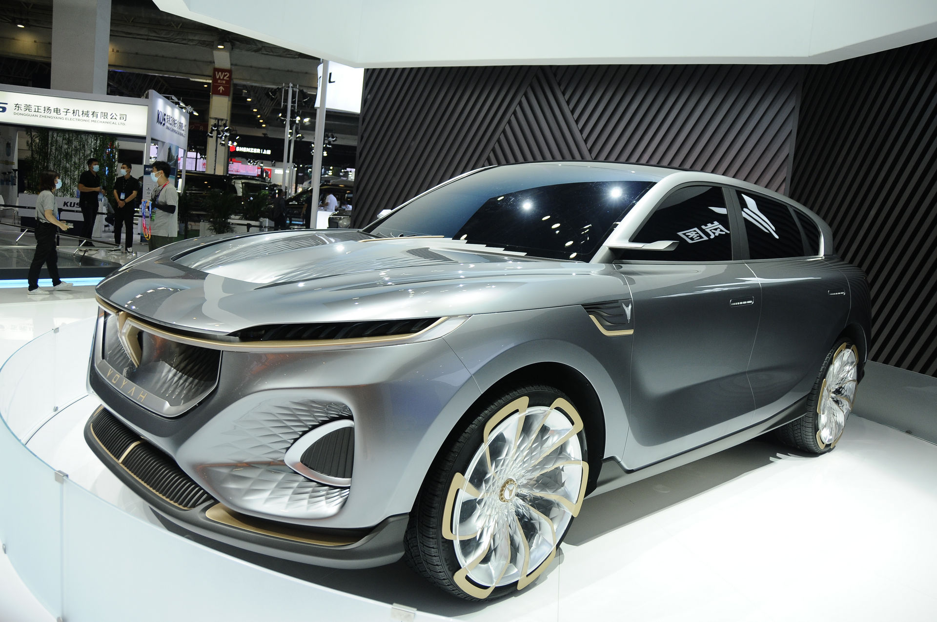 Voyah i-Free Concept Electric SUV Wants Your Attention, Does It Have It?