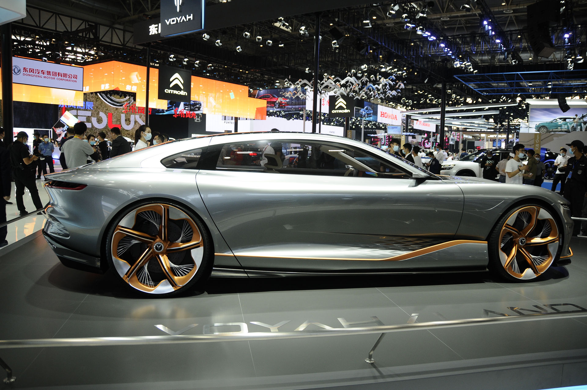 The Voyah i-Land Concept Might Be The Best-Looking Car In Beijing