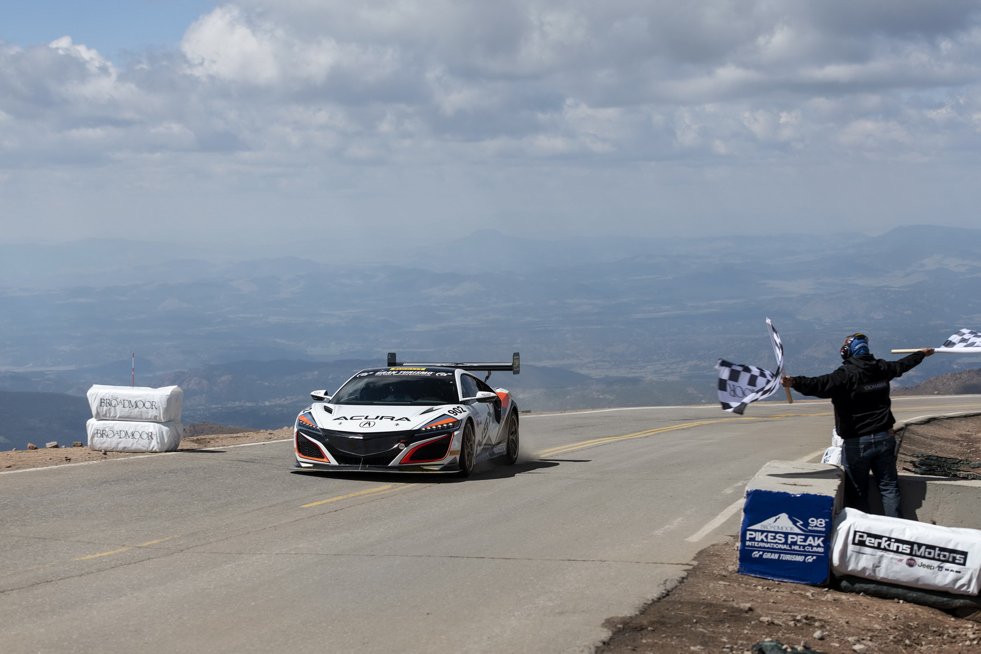 Acura NSX Sets New Hybrid Production Car Record At Pikes Peak