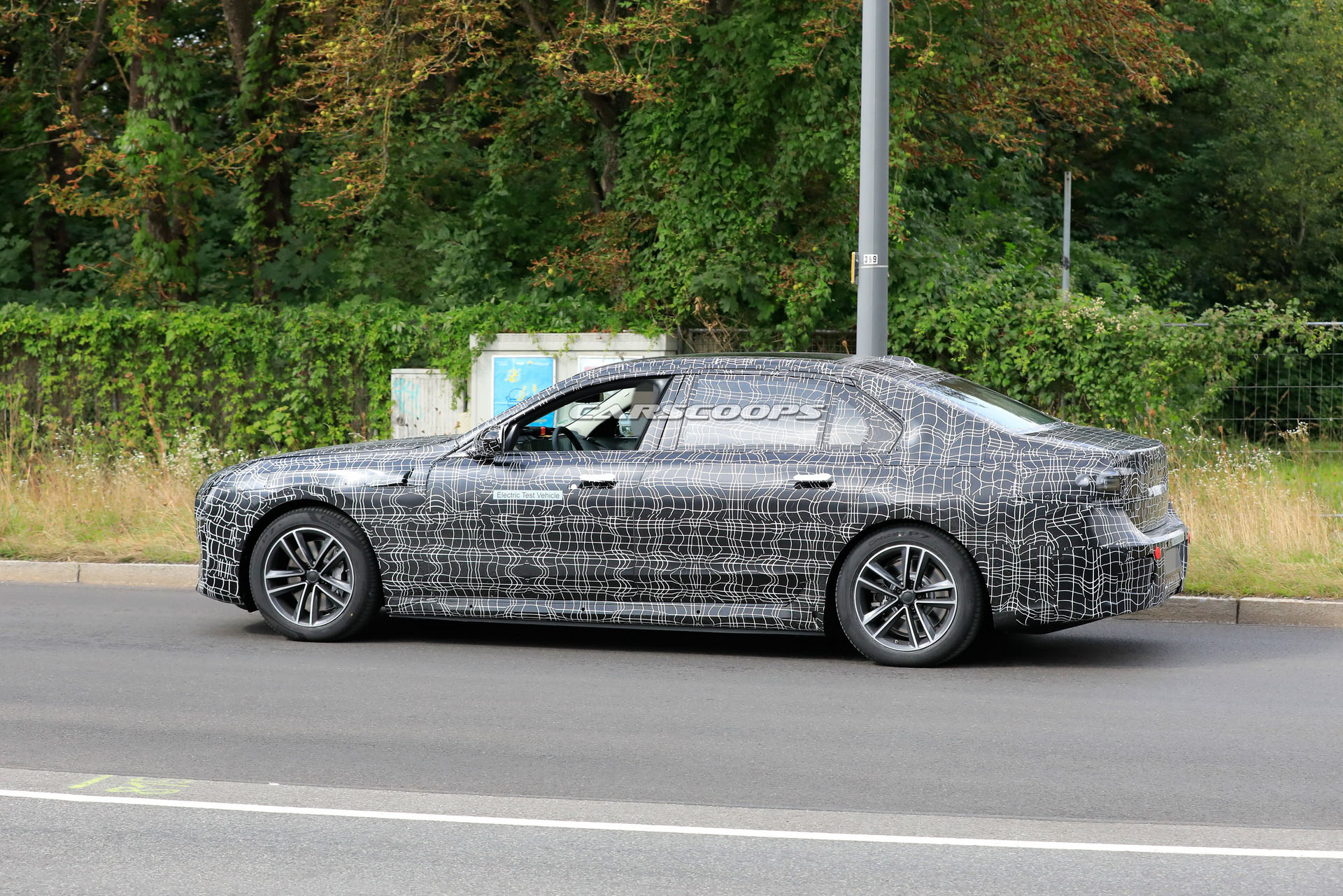 BMW Begins Testing i7 And 2022 7-Series PHEV Prototypes