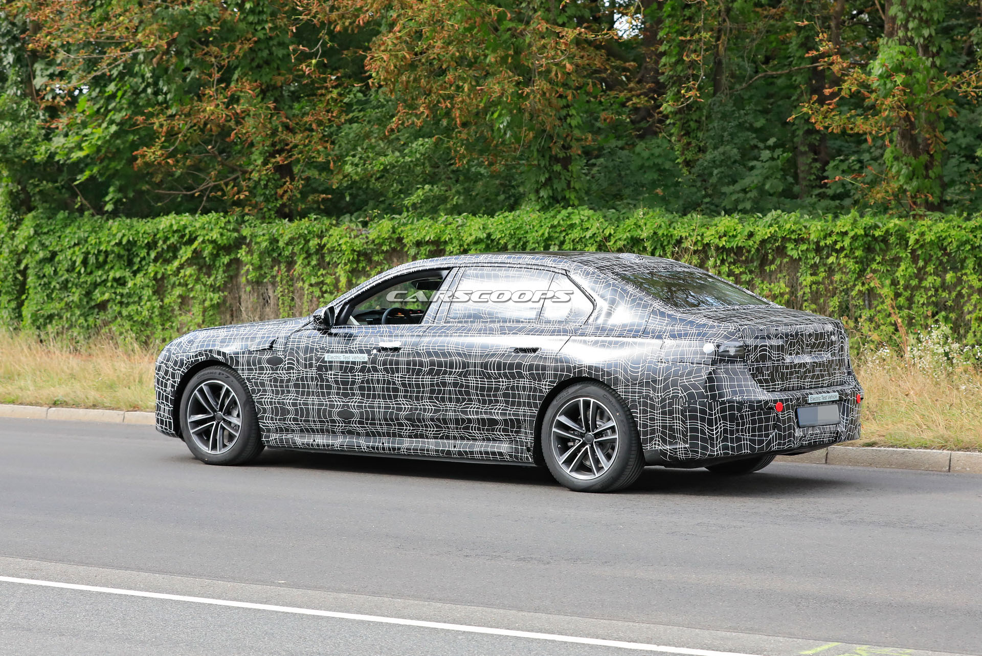 BMW Begins Testing i7 And 2022 7-Series PHEV Prototypes