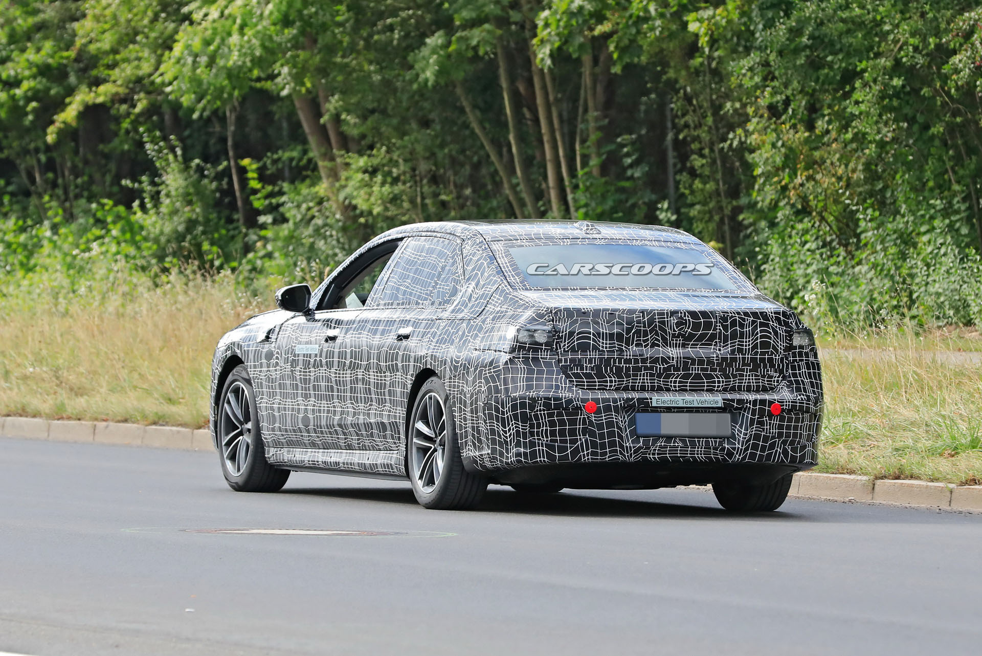 BMW Begins Testing i7 And 2022 7-Series PHEV Prototypes