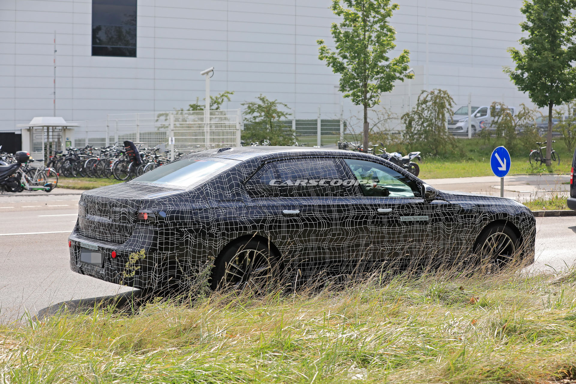 BMW Begins Testing i7 And 2022 7-Series PHEV Prototypes