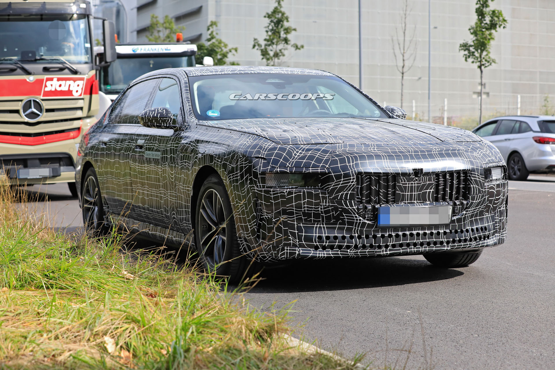 2023 BMW i7 To Have 536 HP And 300+ Mile Range?