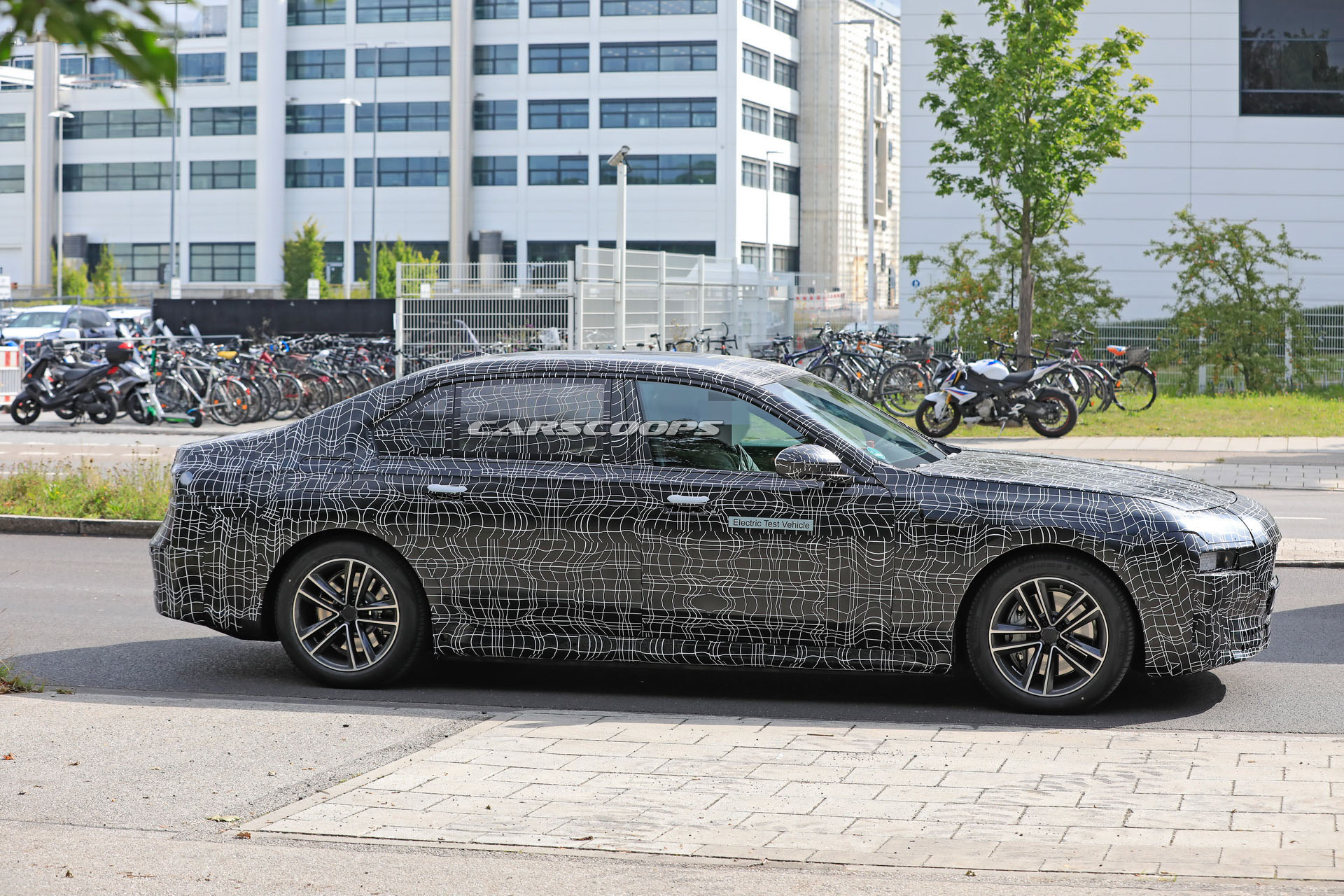 2023 BMW i7 To Have 536 HP And 300+ Mile Range?