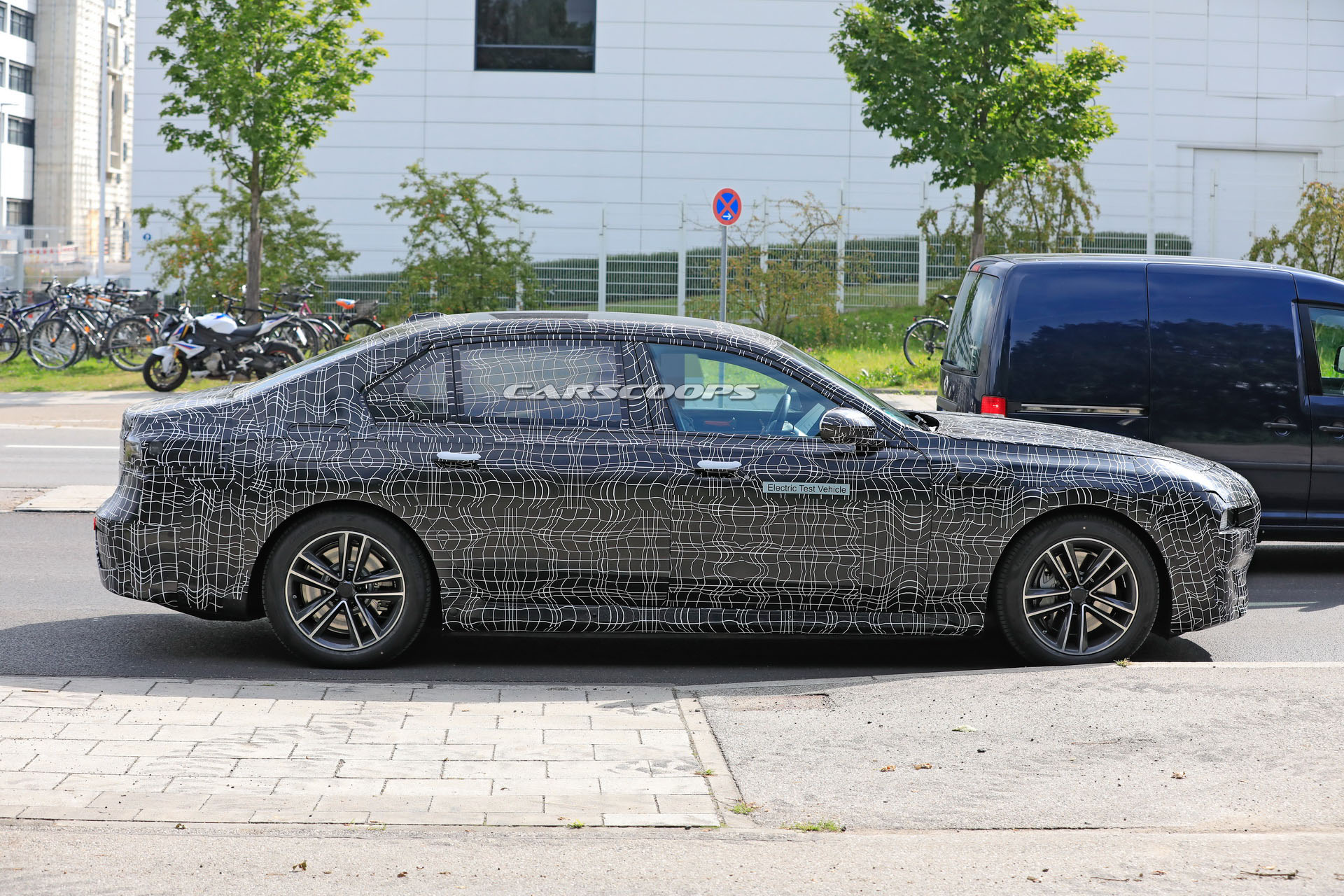 2023 BMW i7 To Have 536 HP And 300+ Mile Range?