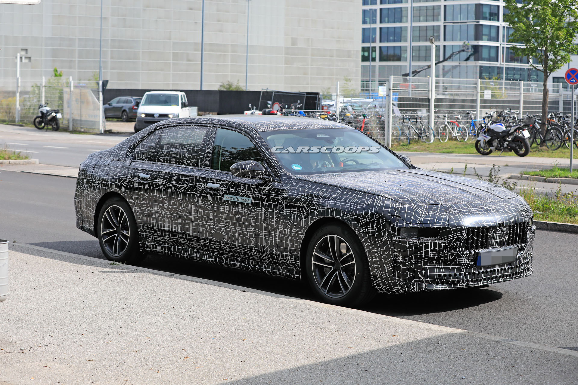 2023 BMW i7 To Have 536 HP And 300+ Mile Range?