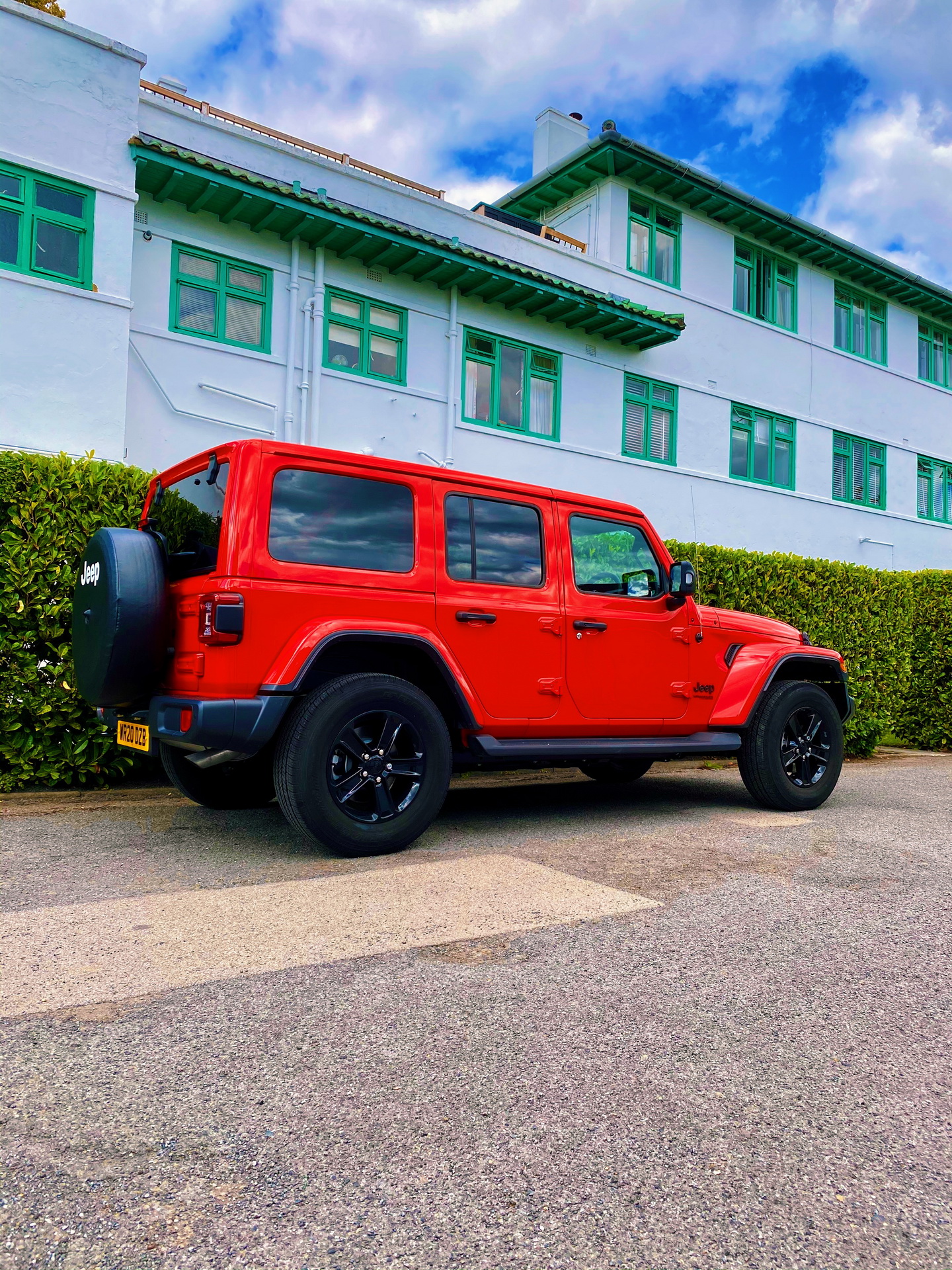 Jeep Offers Free Vibrant Color Upgrades To UK Wrangler Buyers In Order To Lift Spirits