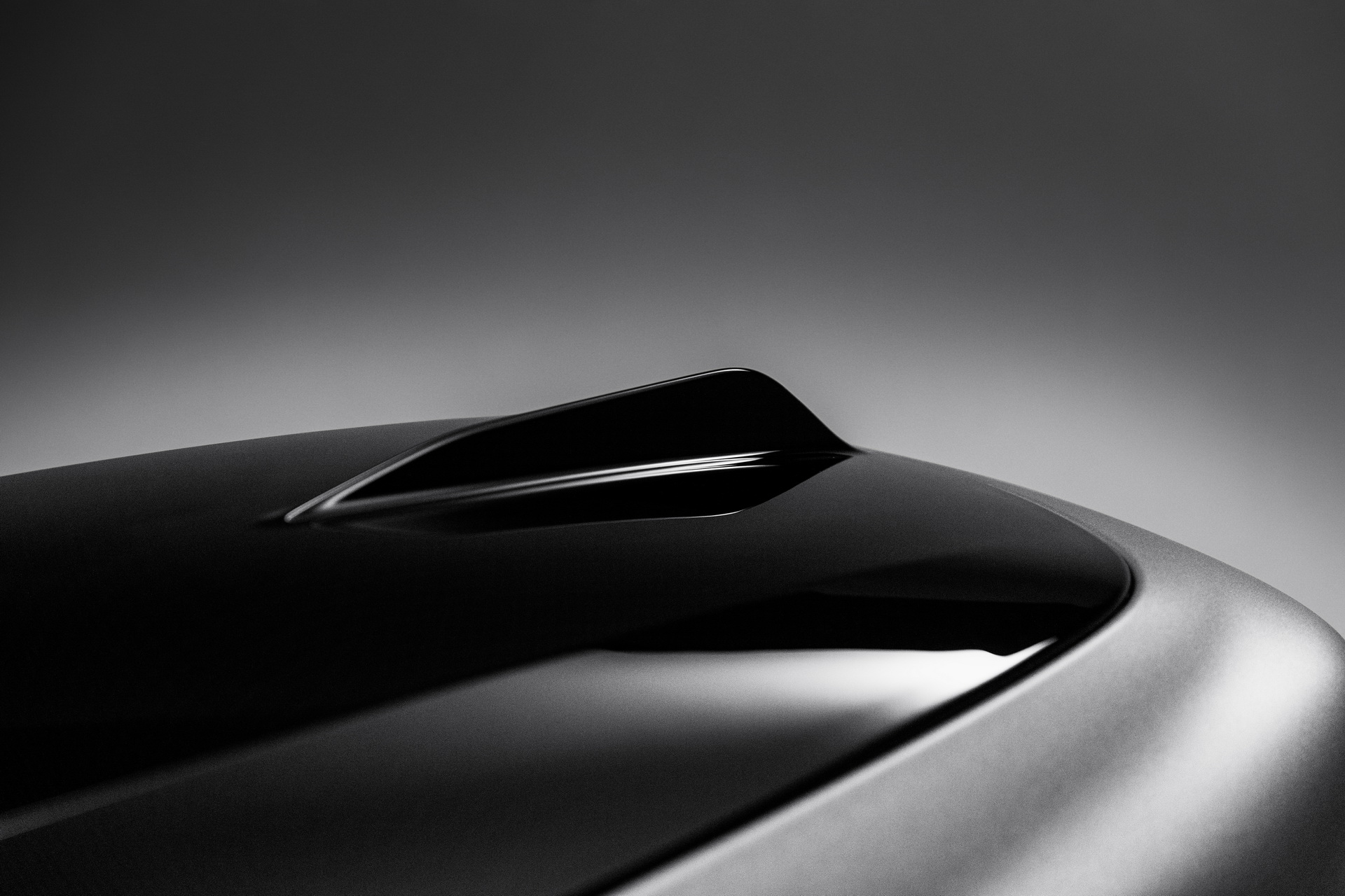 Mercedes-AMG Cars Now More Road Trip Friendly Thanks To New Roof Box