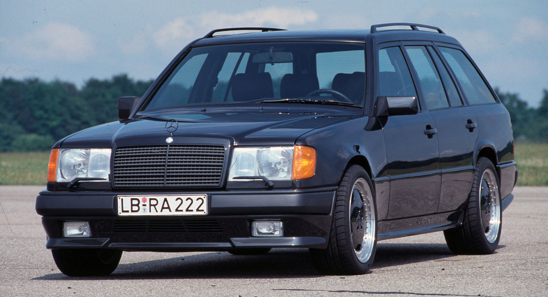 Mercedes-Benz W124 – The Time is Now