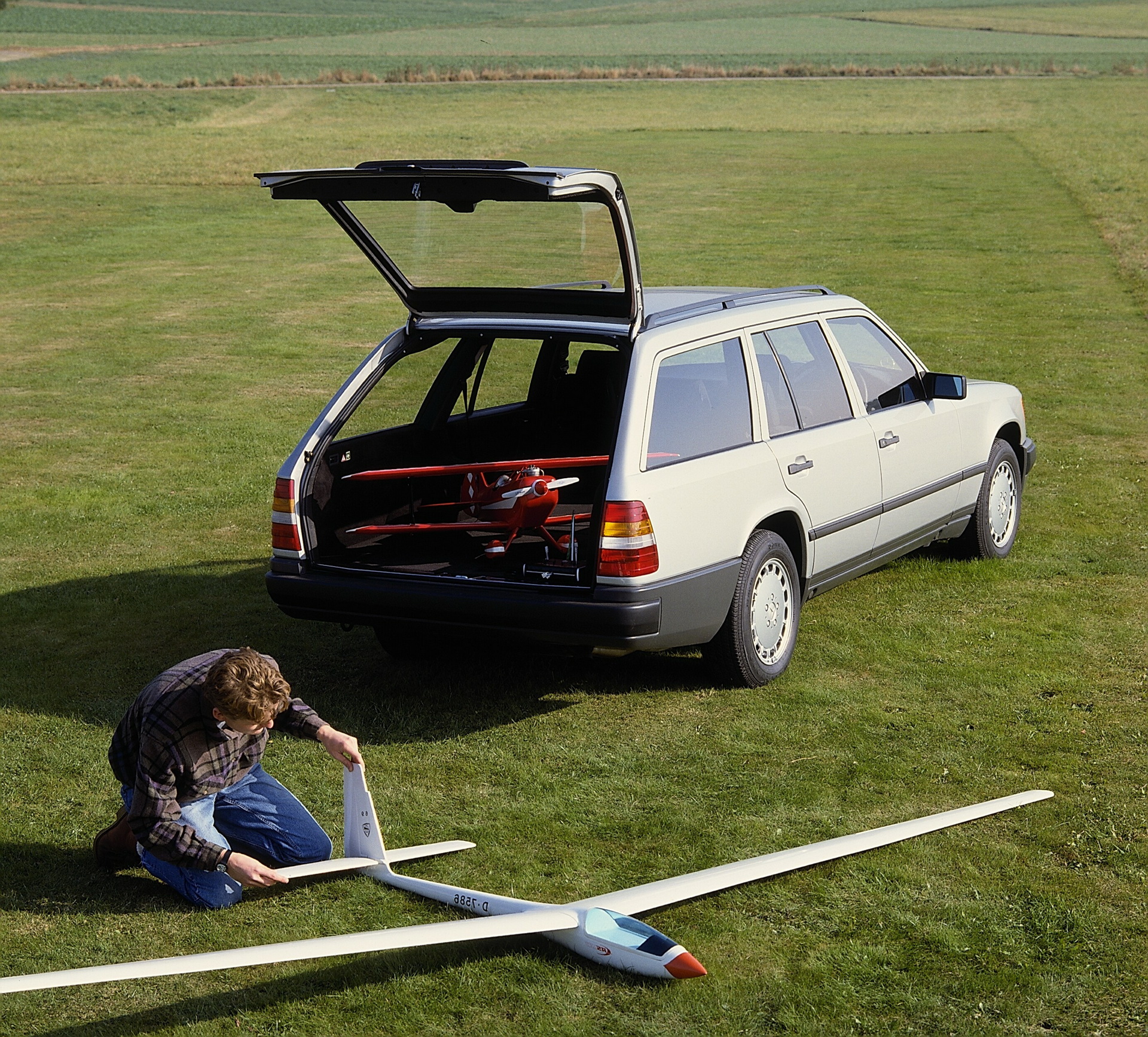 Take A Look Back At Mercedes-Benz’s W124 Estate As It Turns 35