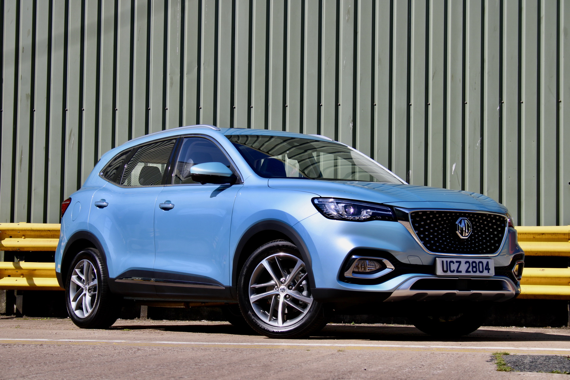 MG Unveils HS Plug-In Hybrid SUV, Priced From £29,995