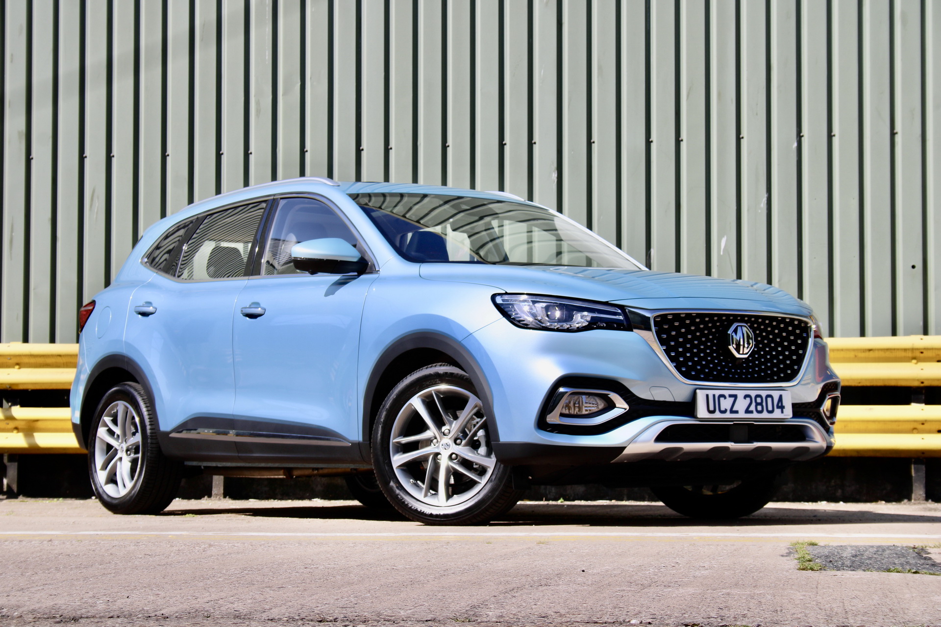 MG Unveils HS Plug-In Hybrid SUV, Priced From £29,995