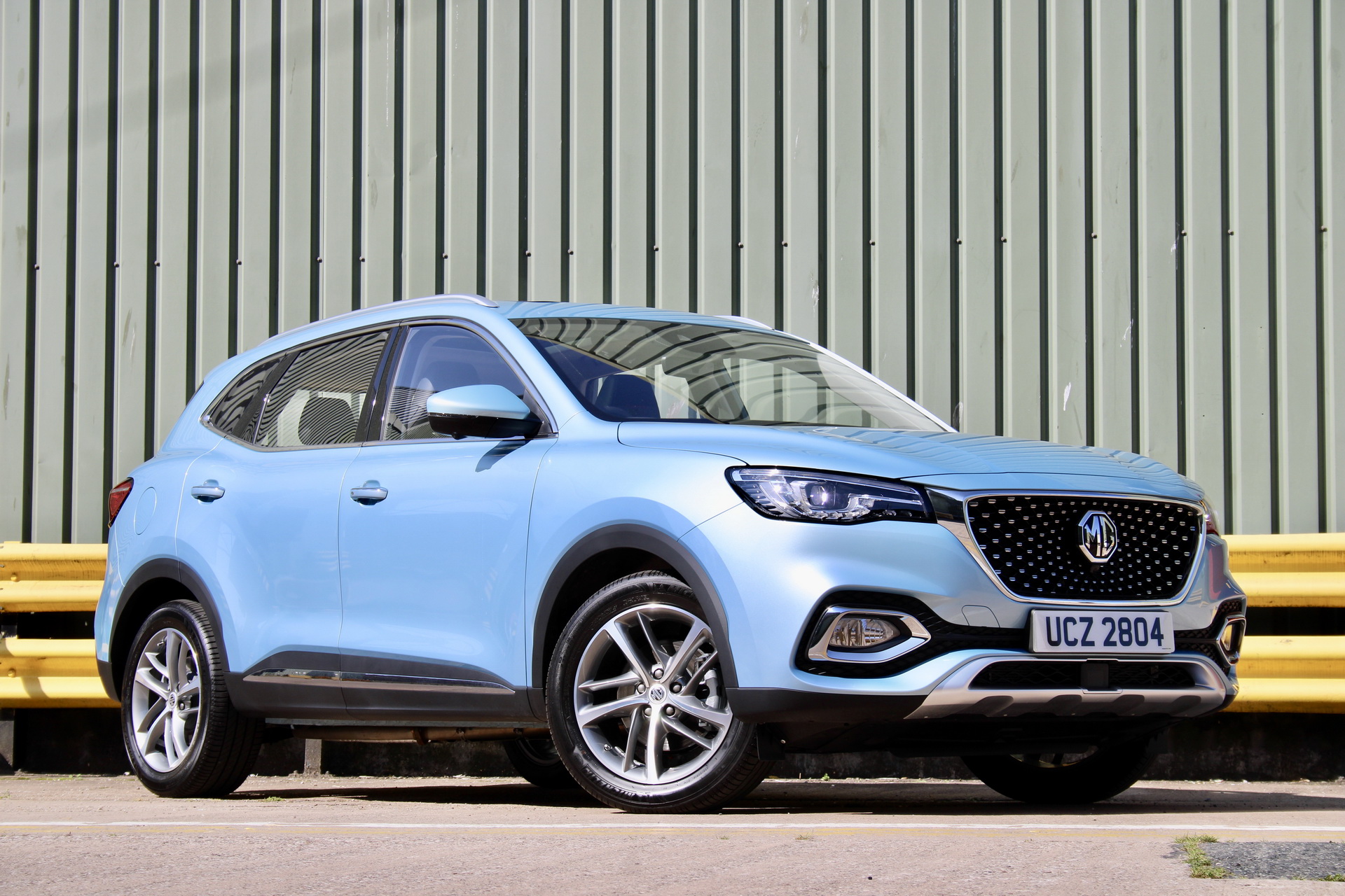 MG Unveils HS Plug-In Hybrid SUV, Priced From £29,995