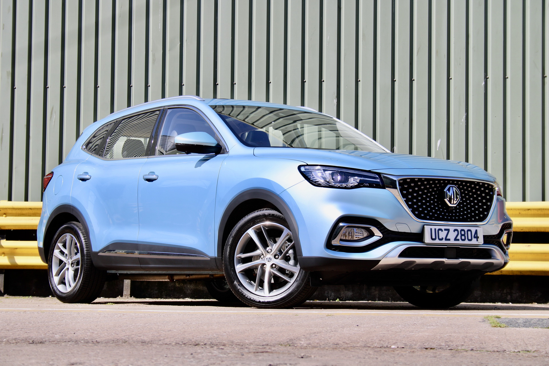 MG Unveils HS Plug-In Hybrid SUV, Priced From £29,995