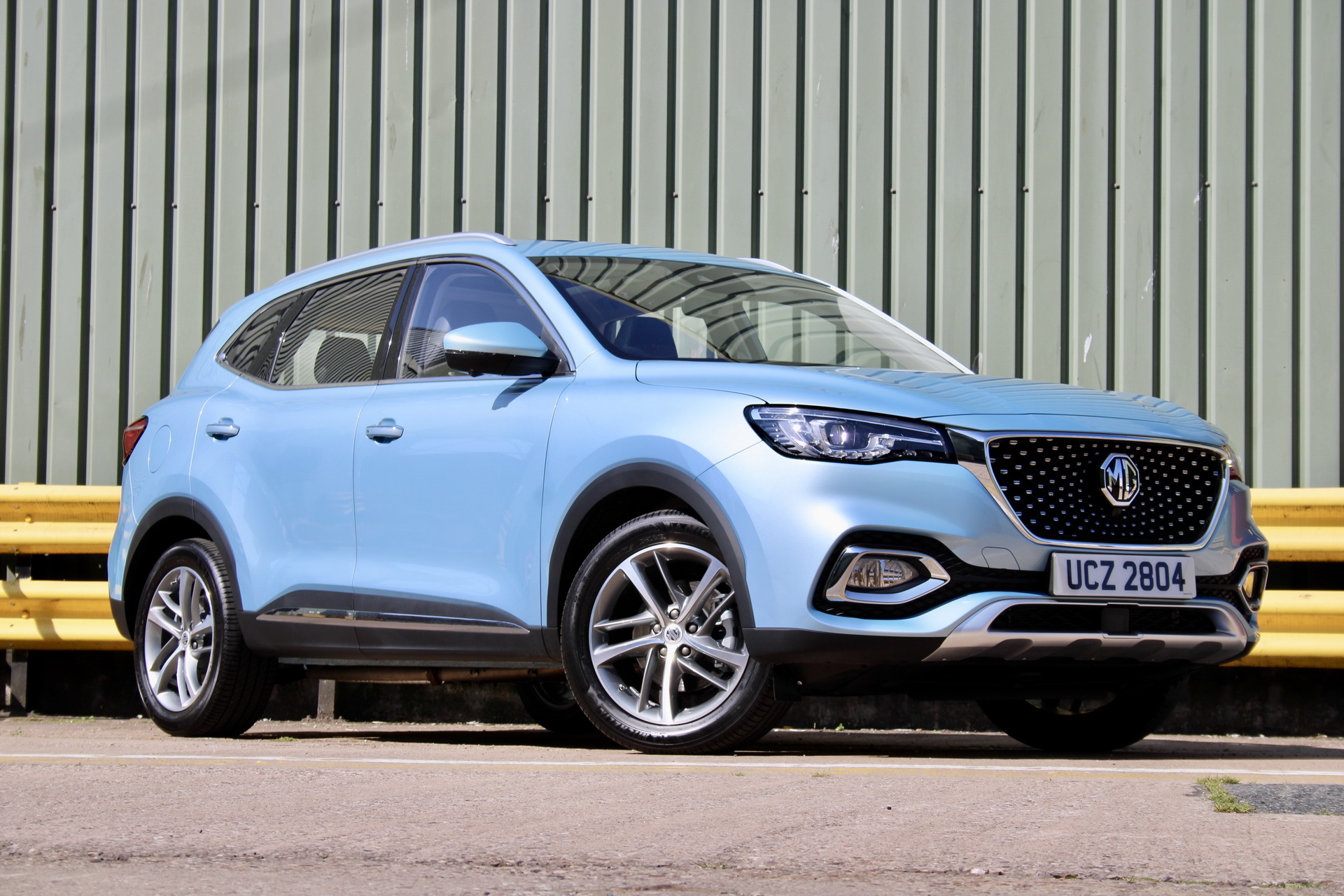 MG Unveils HS Plug-In Hybrid SUV, Priced From £29,995
