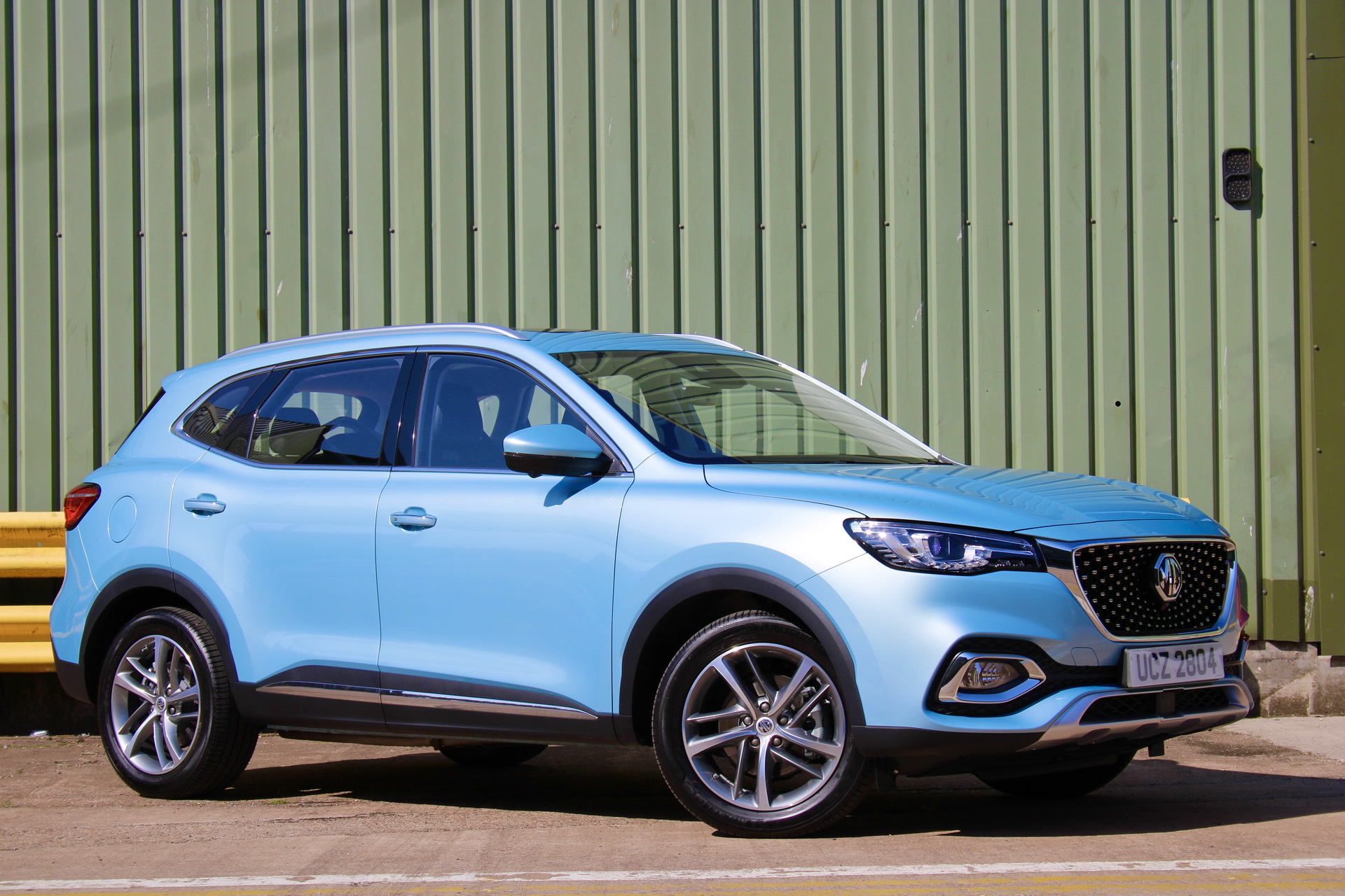 MG Unveils HS Plug-In Hybrid SUV, Priced From £29,995
