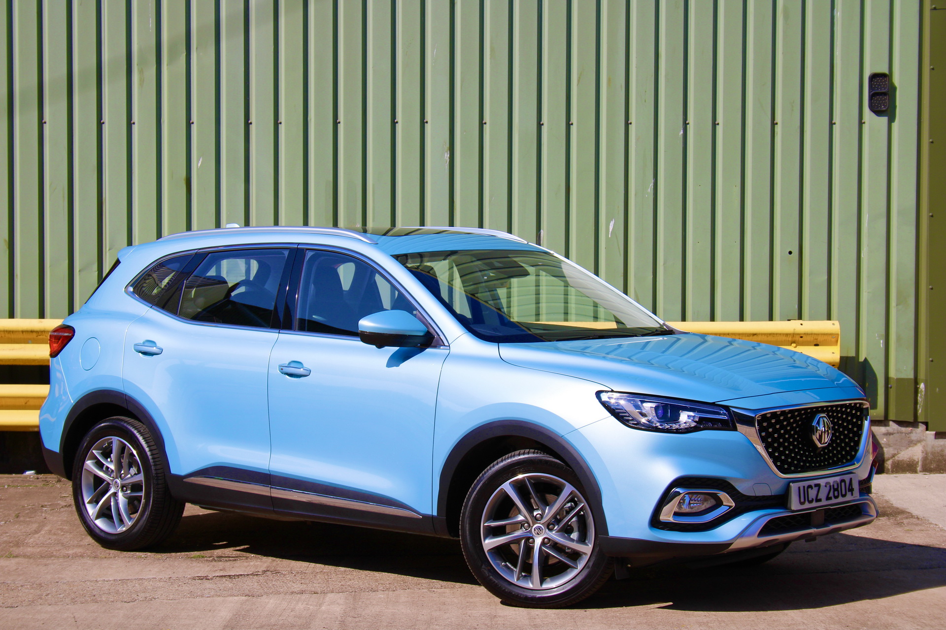 MG Unveils HS Plug-In Hybrid SUV, Priced From £29,995