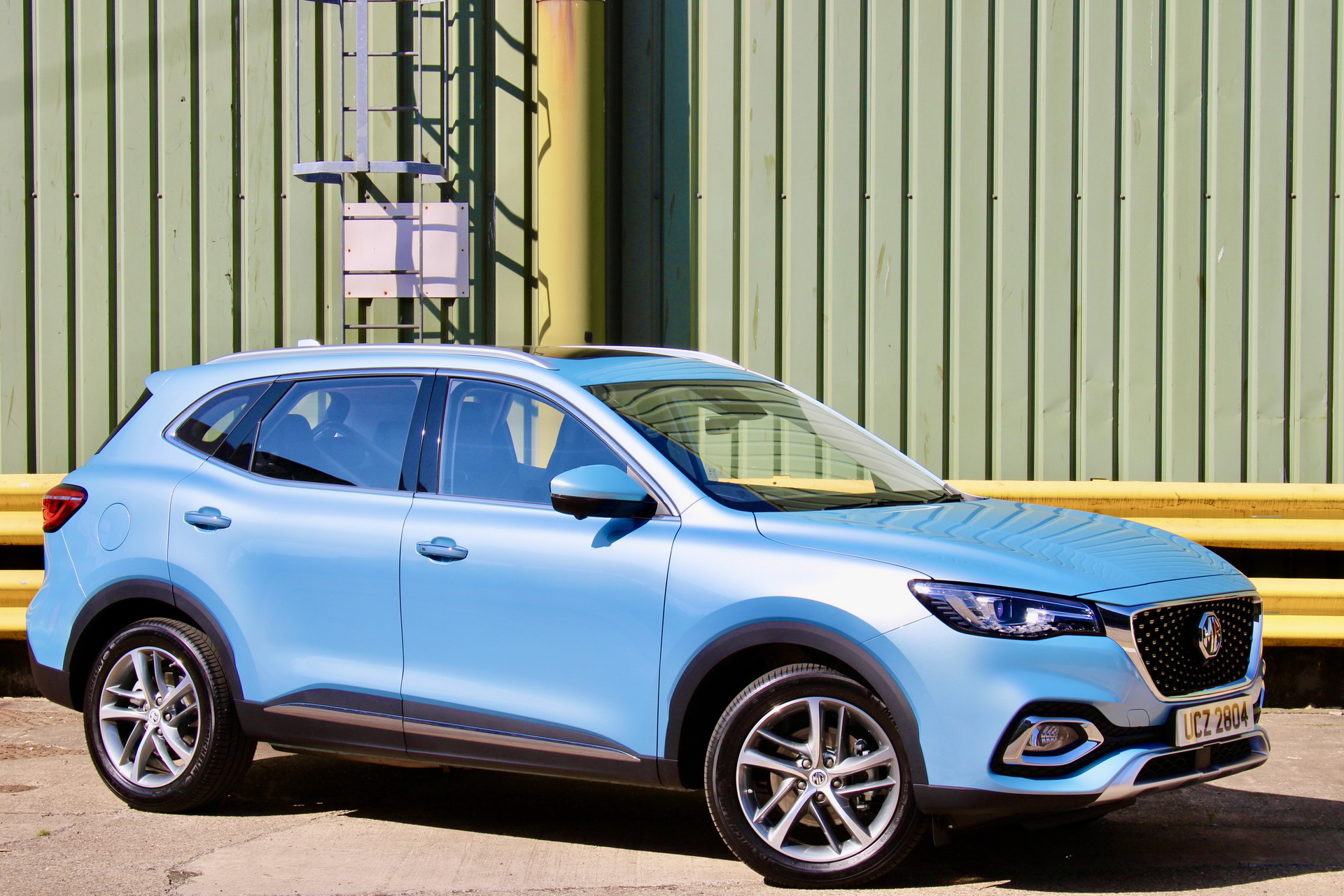 MG Unveils HS Plug-In Hybrid SUV, Priced From £29,995
