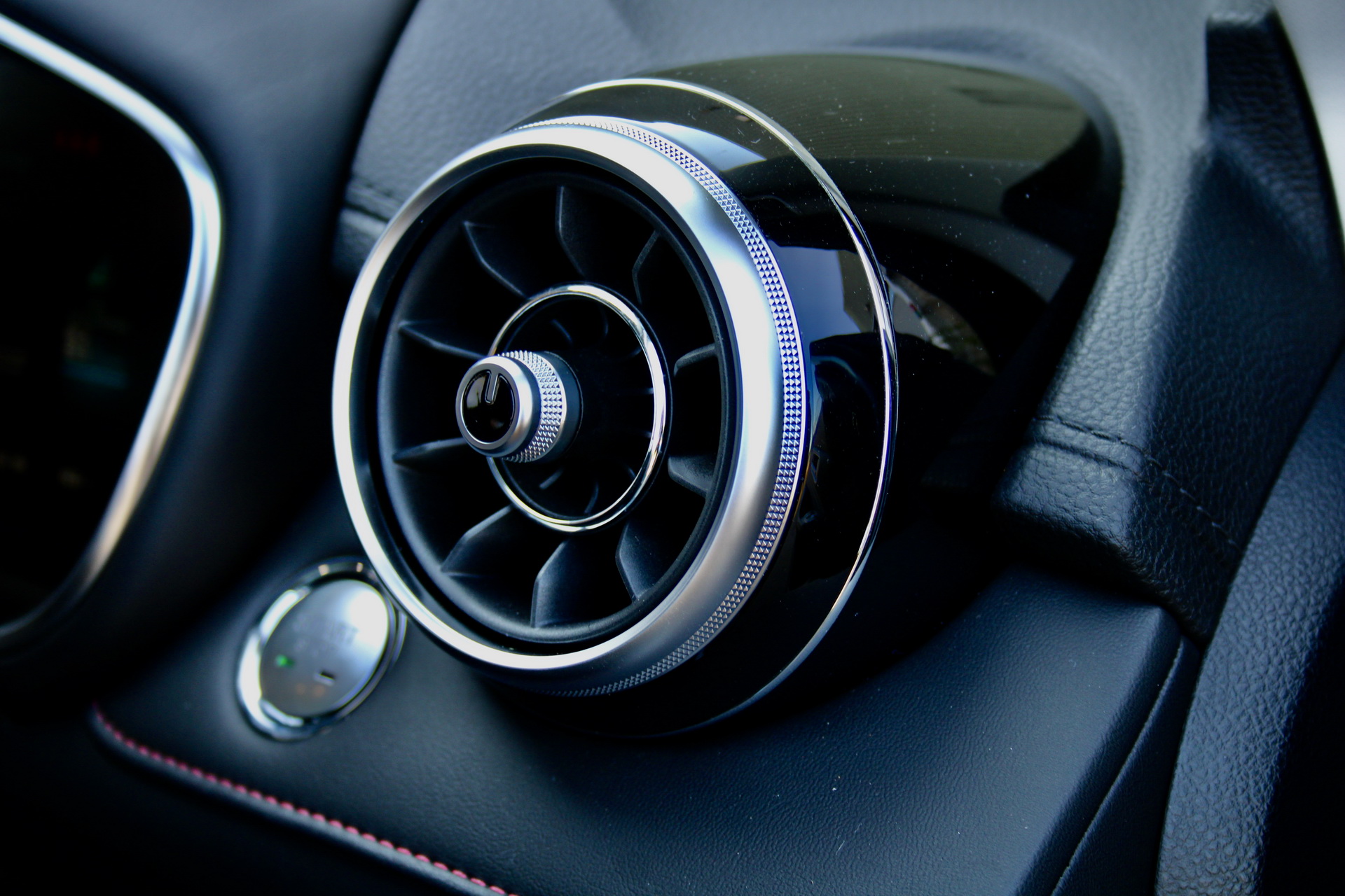 MG Unveils HS Plug-In Hybrid SUV, Priced From £29,995