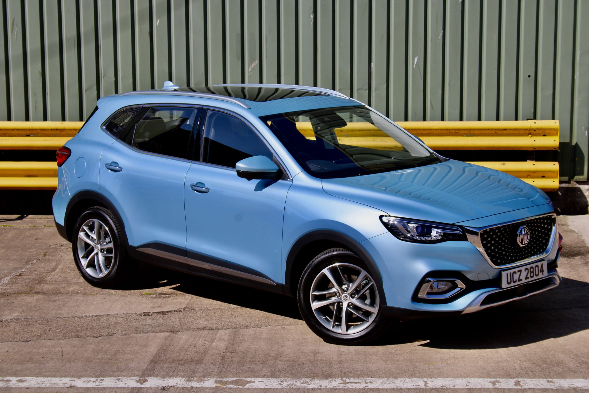 MG Unveils HS Plug-In Hybrid SUV, Priced From £29,995