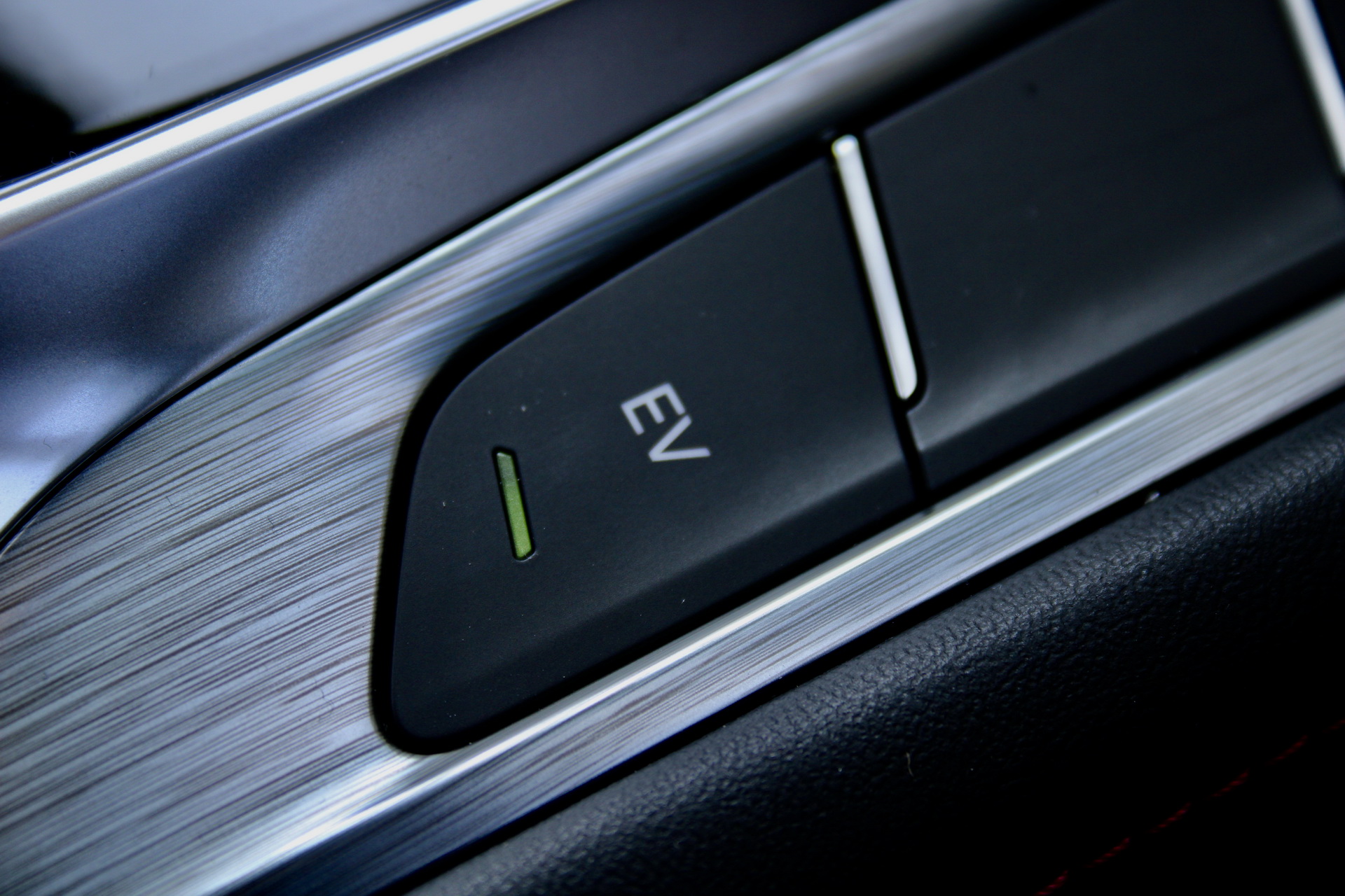 MG Unveils HS Plug-In Hybrid SUV, Priced From £29,995