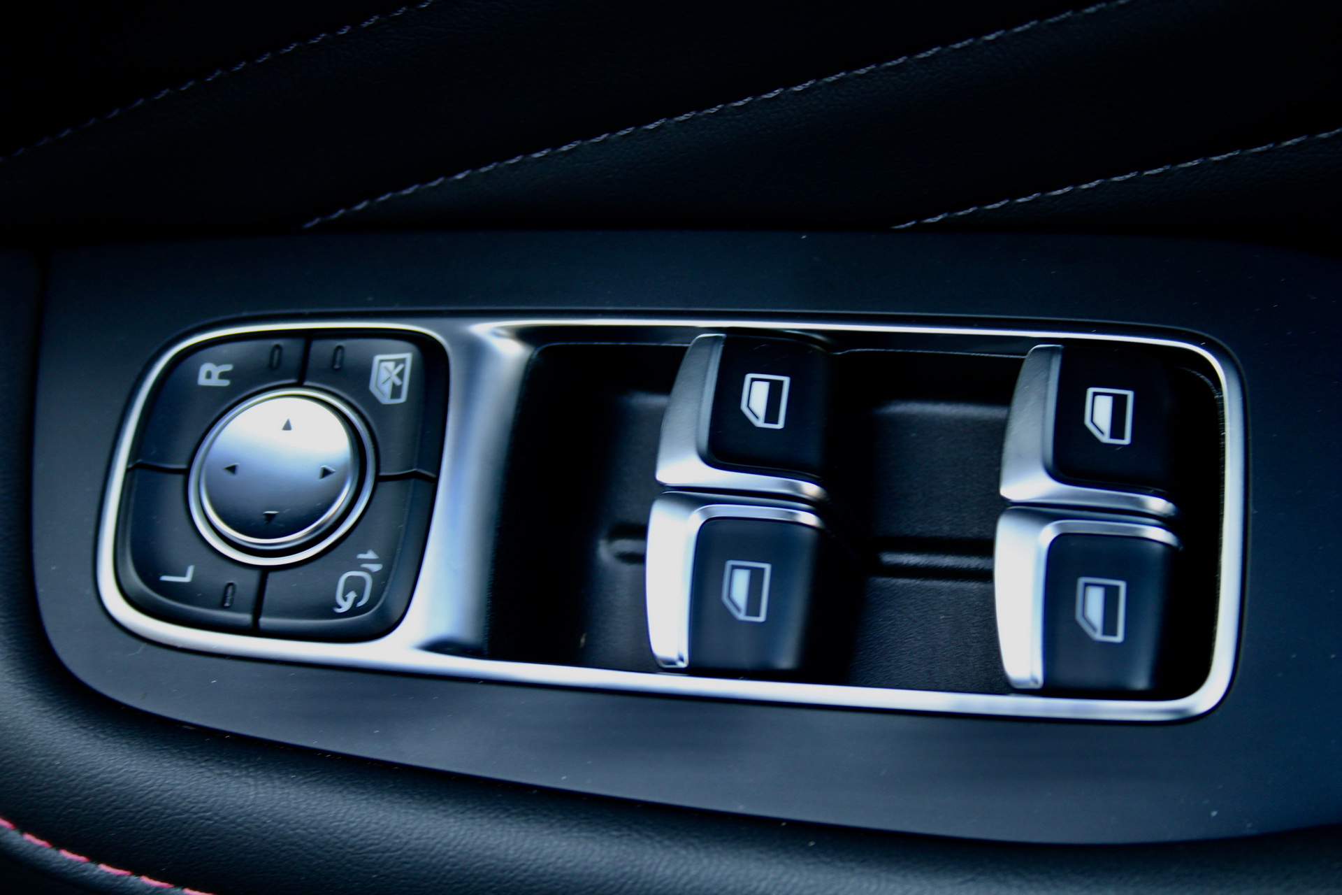 MG Unveils HS Plug-In Hybrid SUV, Priced From £29,995