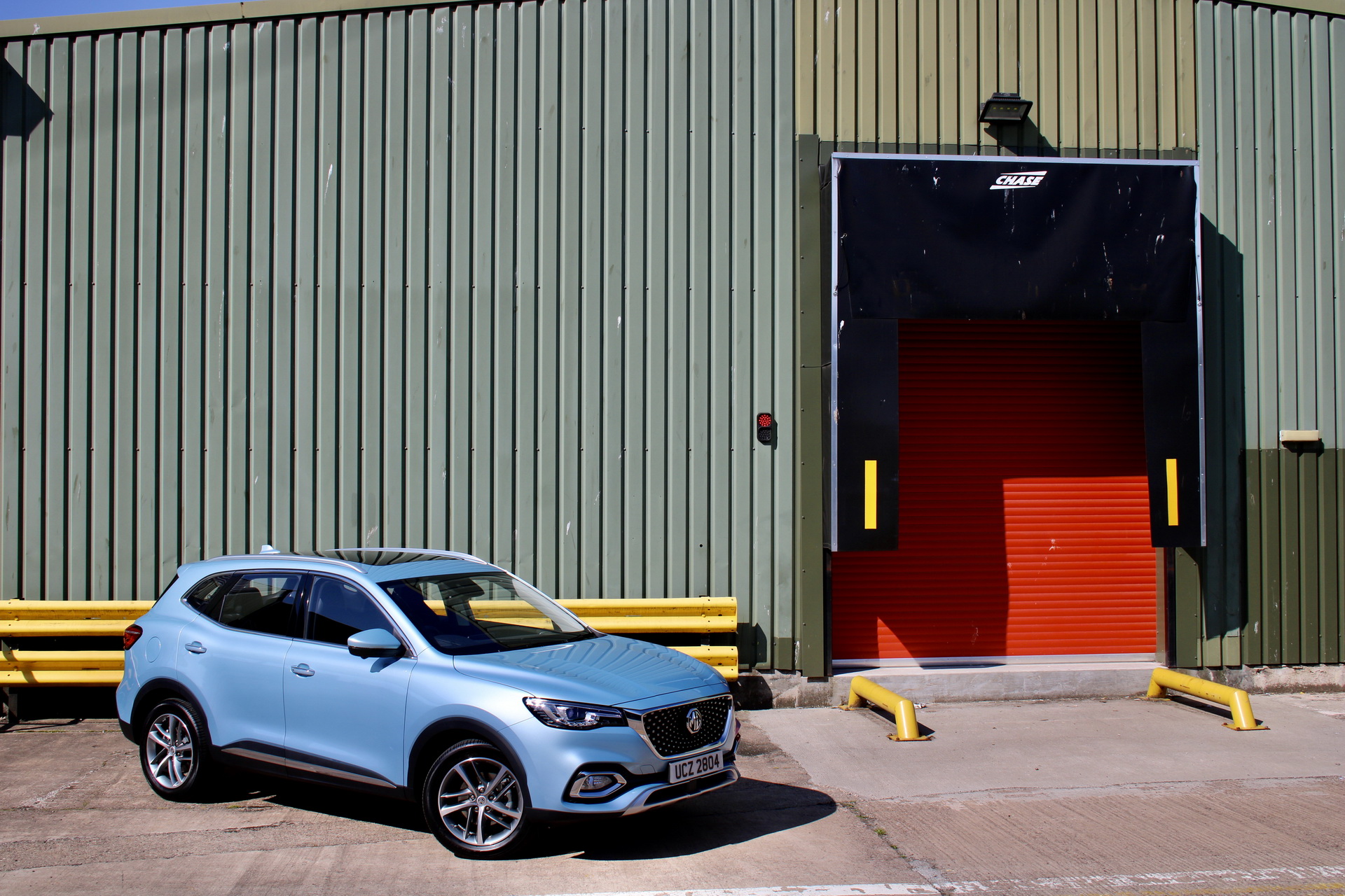 MG Unveils HS Plug-In Hybrid SUV, Priced From £29,995