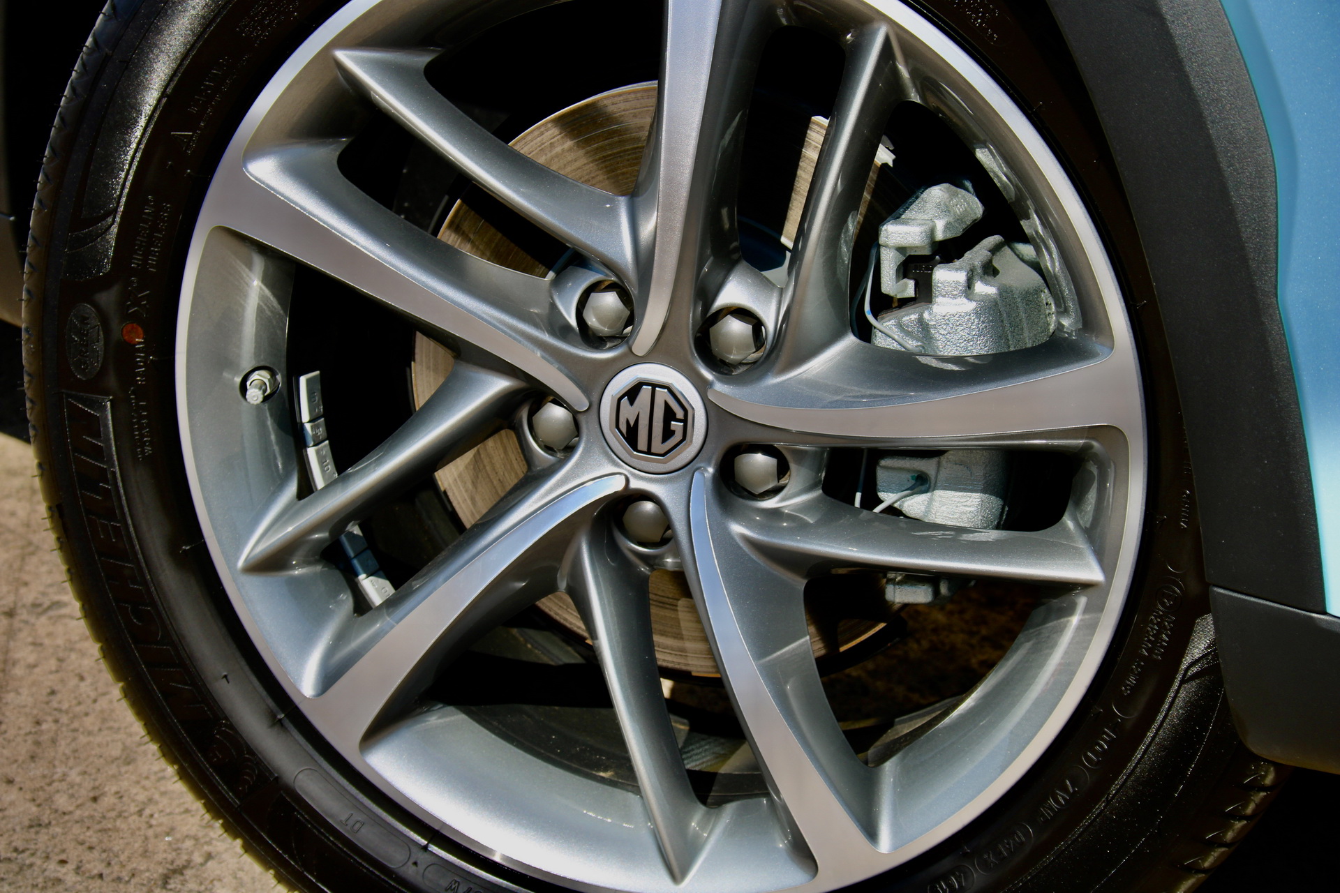 MG Unveils HS Plug-In Hybrid SUV, Priced From £29,995