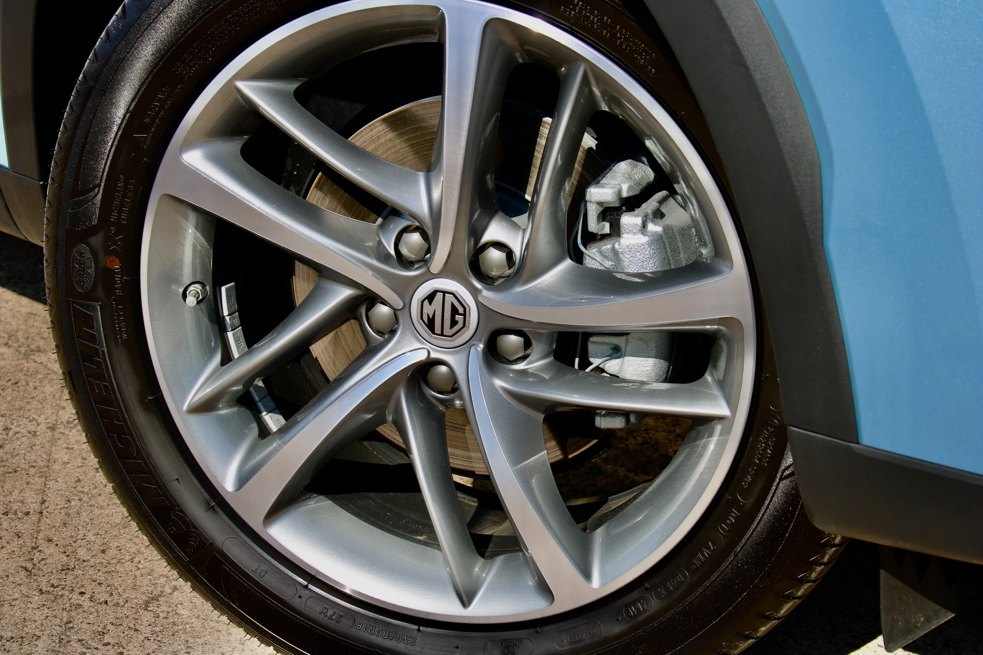 MG Unveils HS Plug-In Hybrid SUV, Priced From £29,995