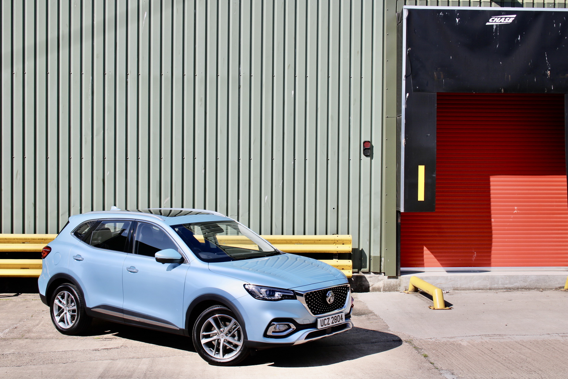 MG Unveils HS Plug-In Hybrid SUV, Priced From £29,995