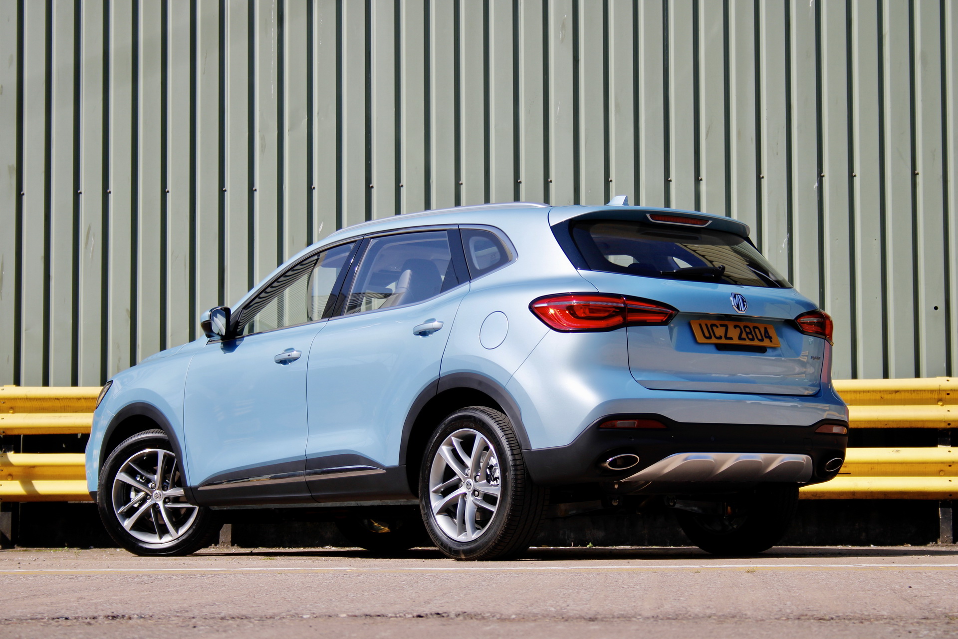 MG Unveils HS Plug-In Hybrid SUV, Priced From £29,995