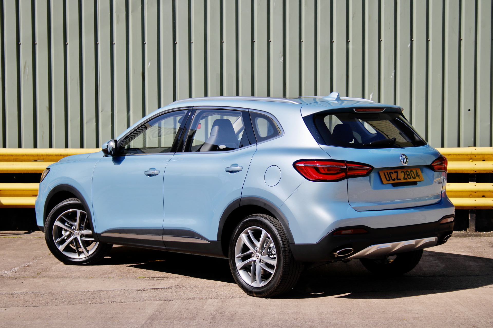 MG Unveils HS Plug-In Hybrid SUV, Priced From £29,995