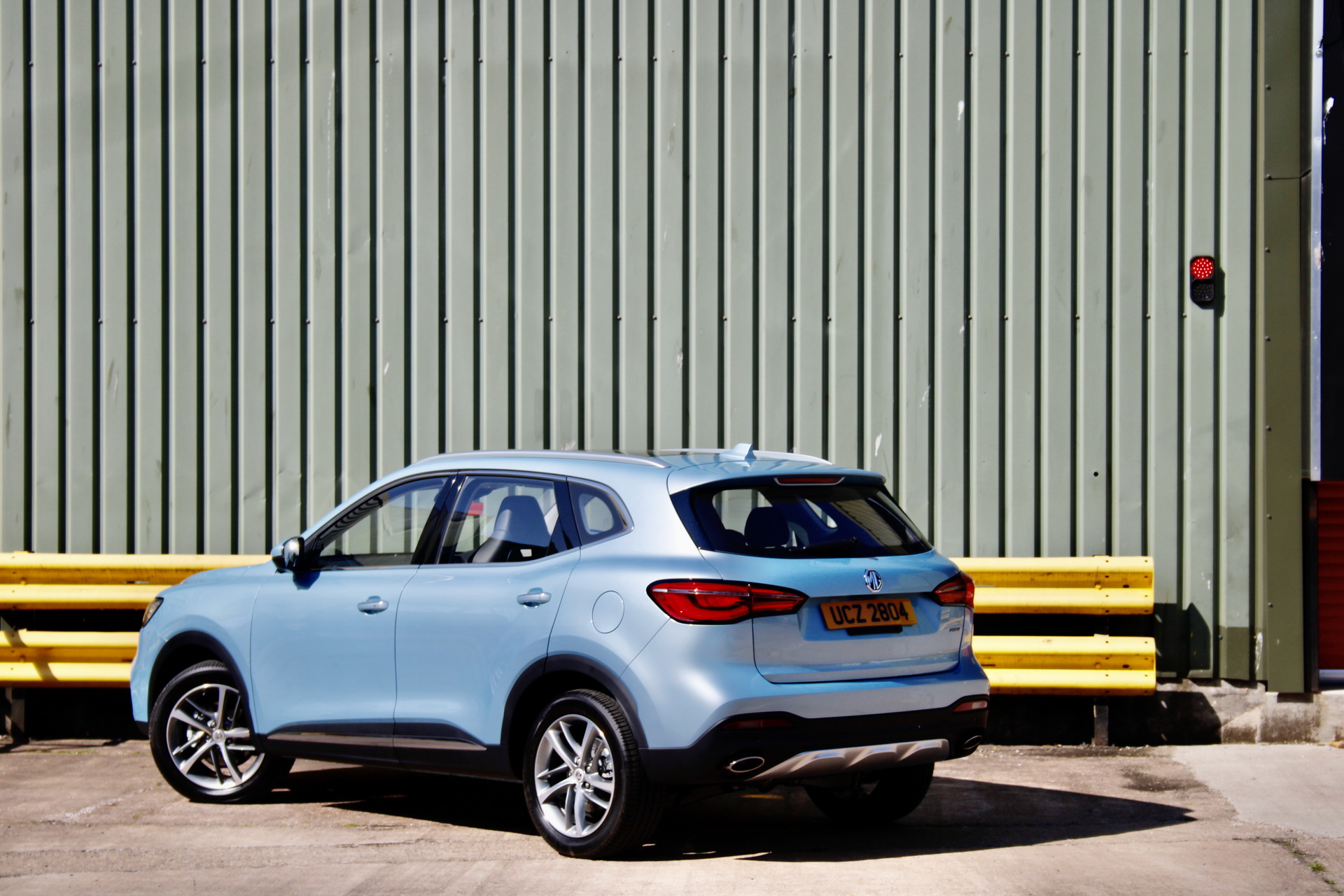 MG Unveils HS Plug-In Hybrid SUV, Priced From £29,995