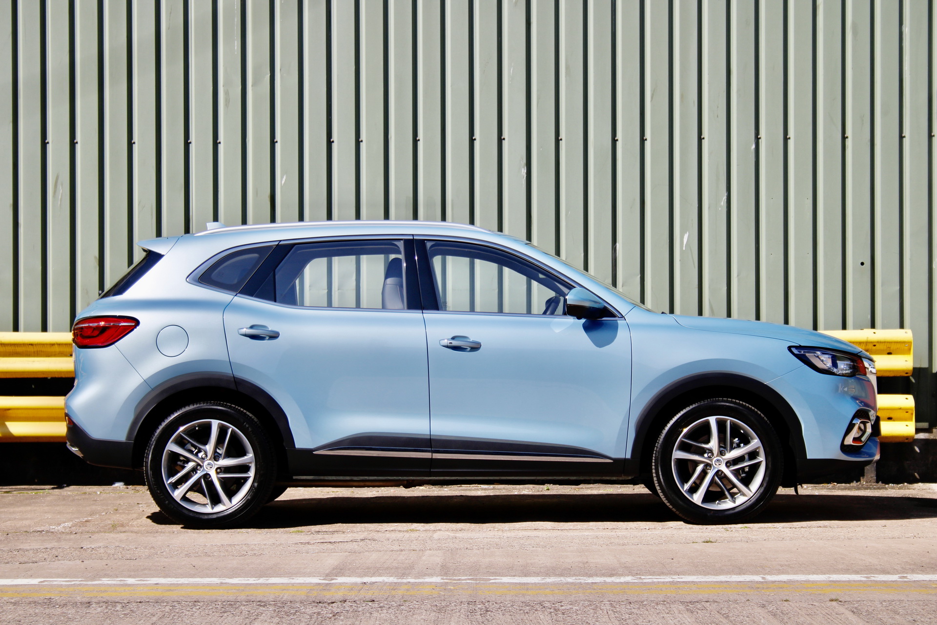 MG Unveils HS Plug-In Hybrid SUV, Priced From £29,995