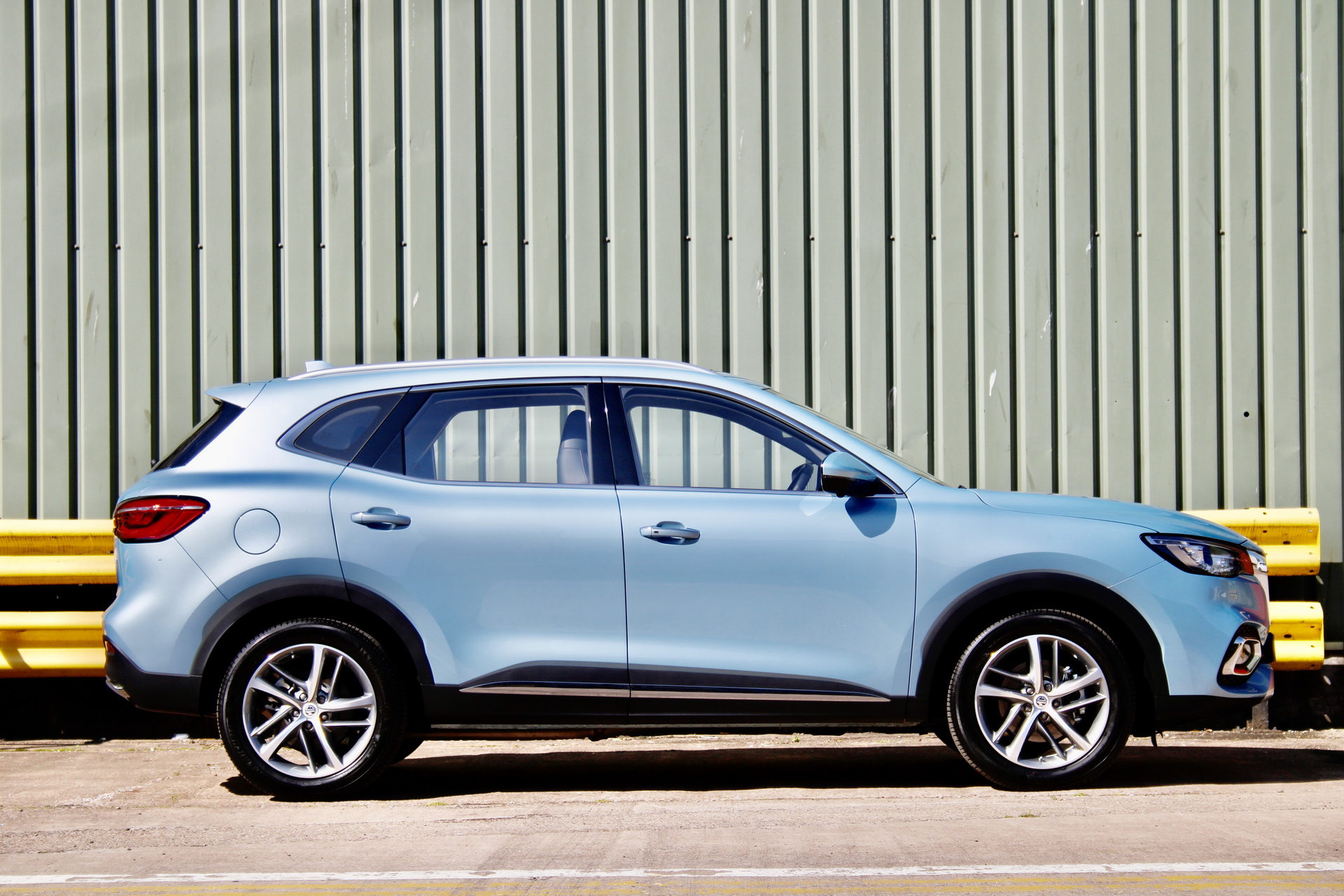 MG Unveils HS Plug-In Hybrid SUV, Priced From £29,995