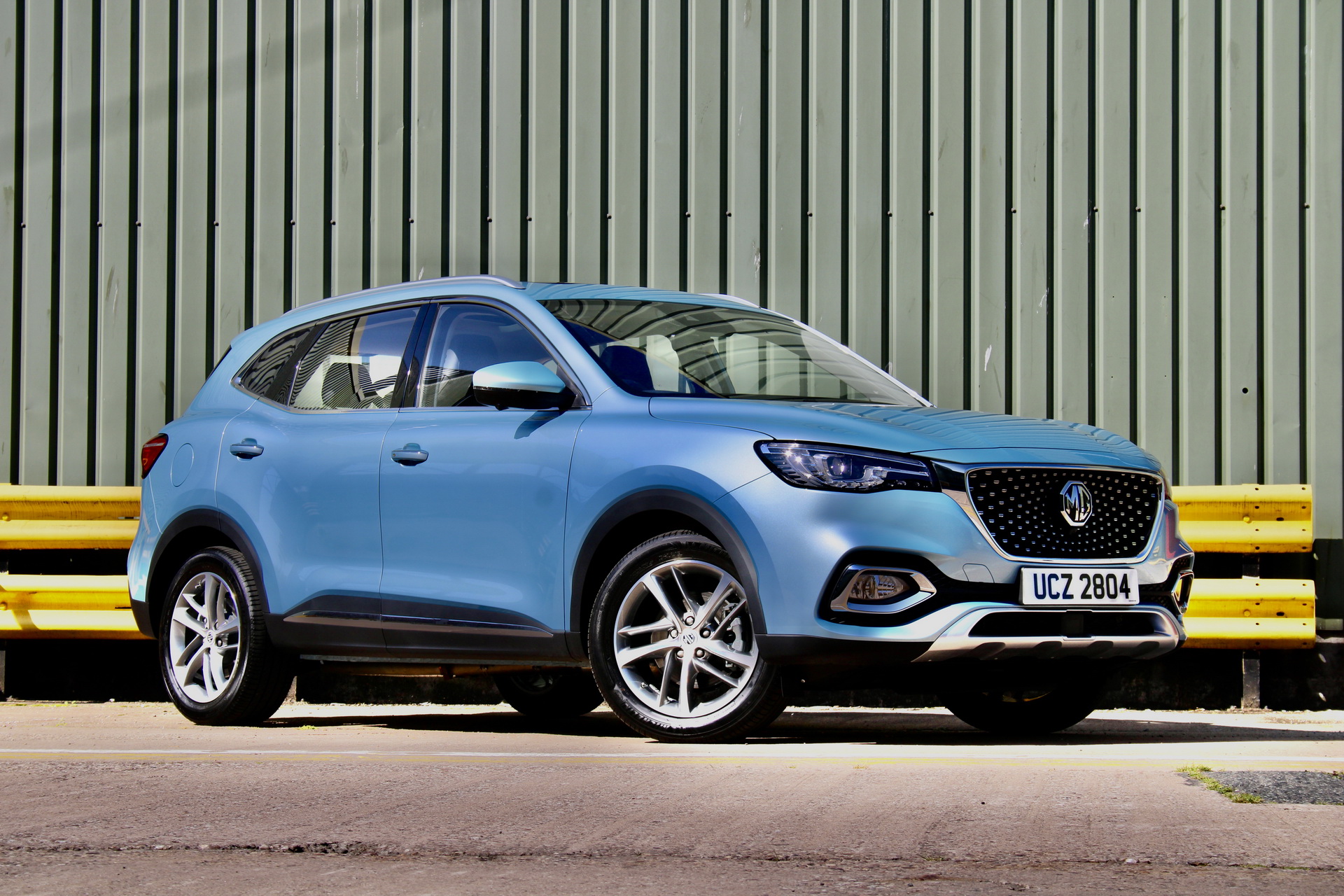 MG Unveils HS Plug-In Hybrid SUV, Priced From £29,995