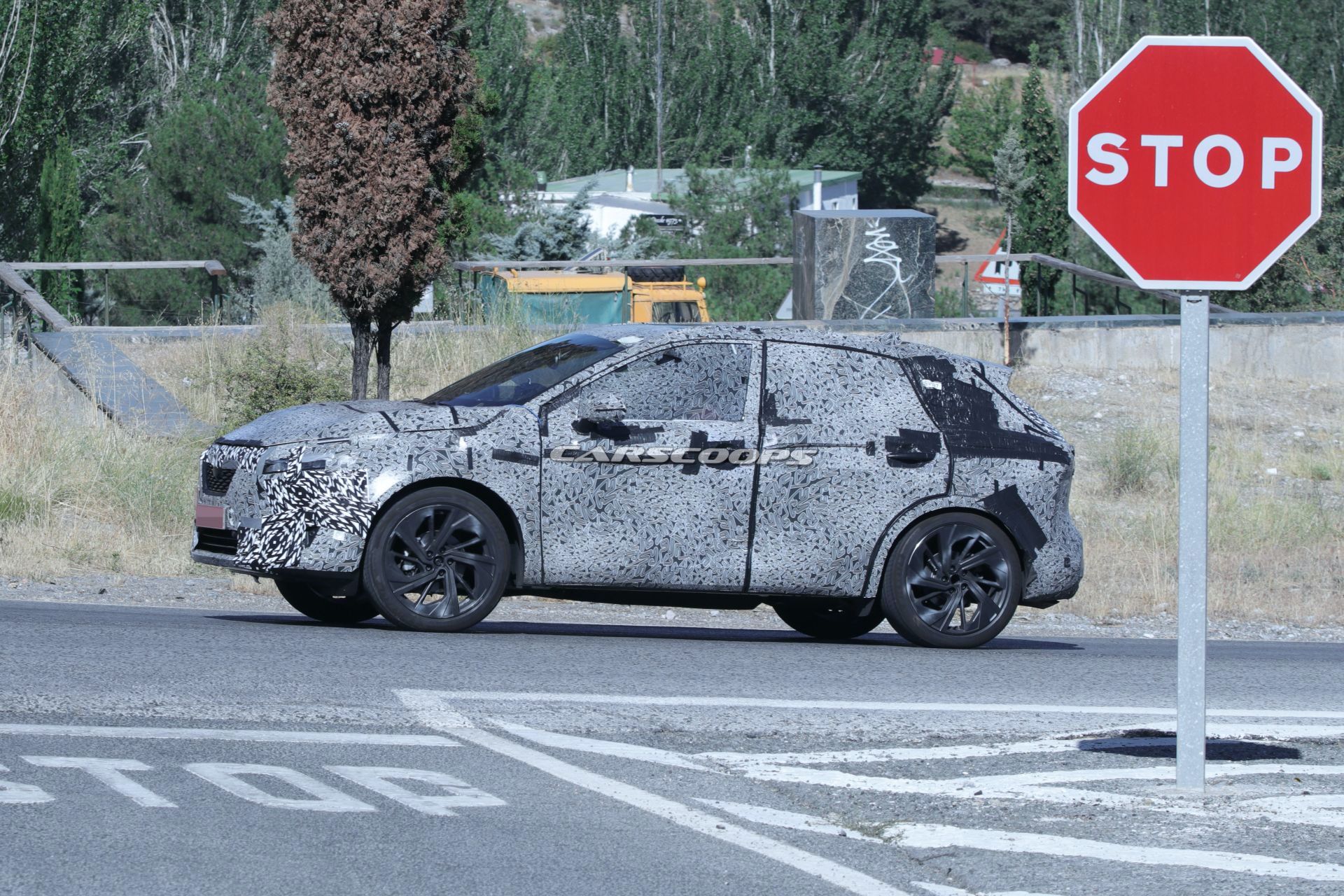 2021 Nissan Qashqai Production Pushed Back To Middle Of Next Year