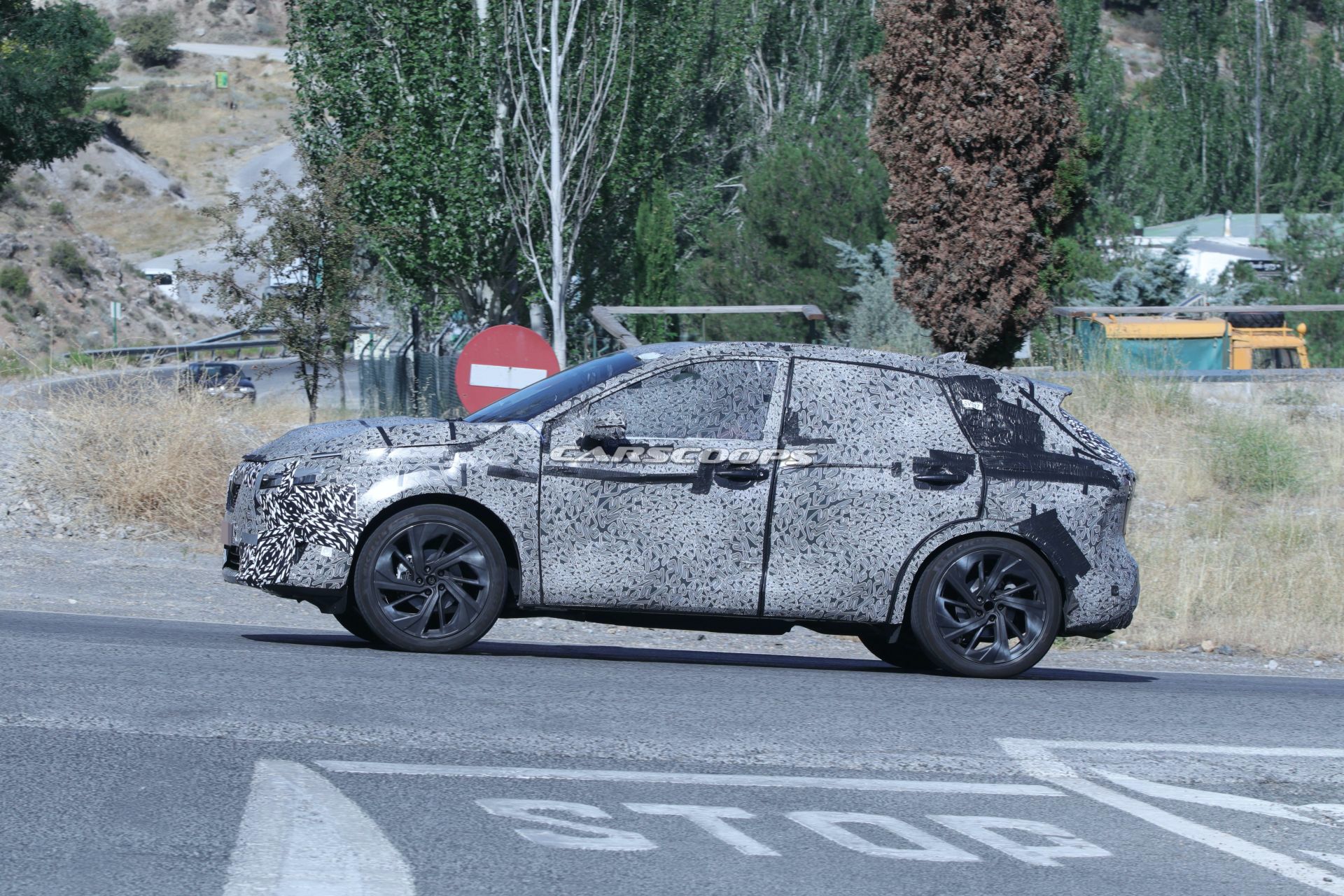 2021 Nissan Qashqai Production Pushed Back To Middle Of Next Year